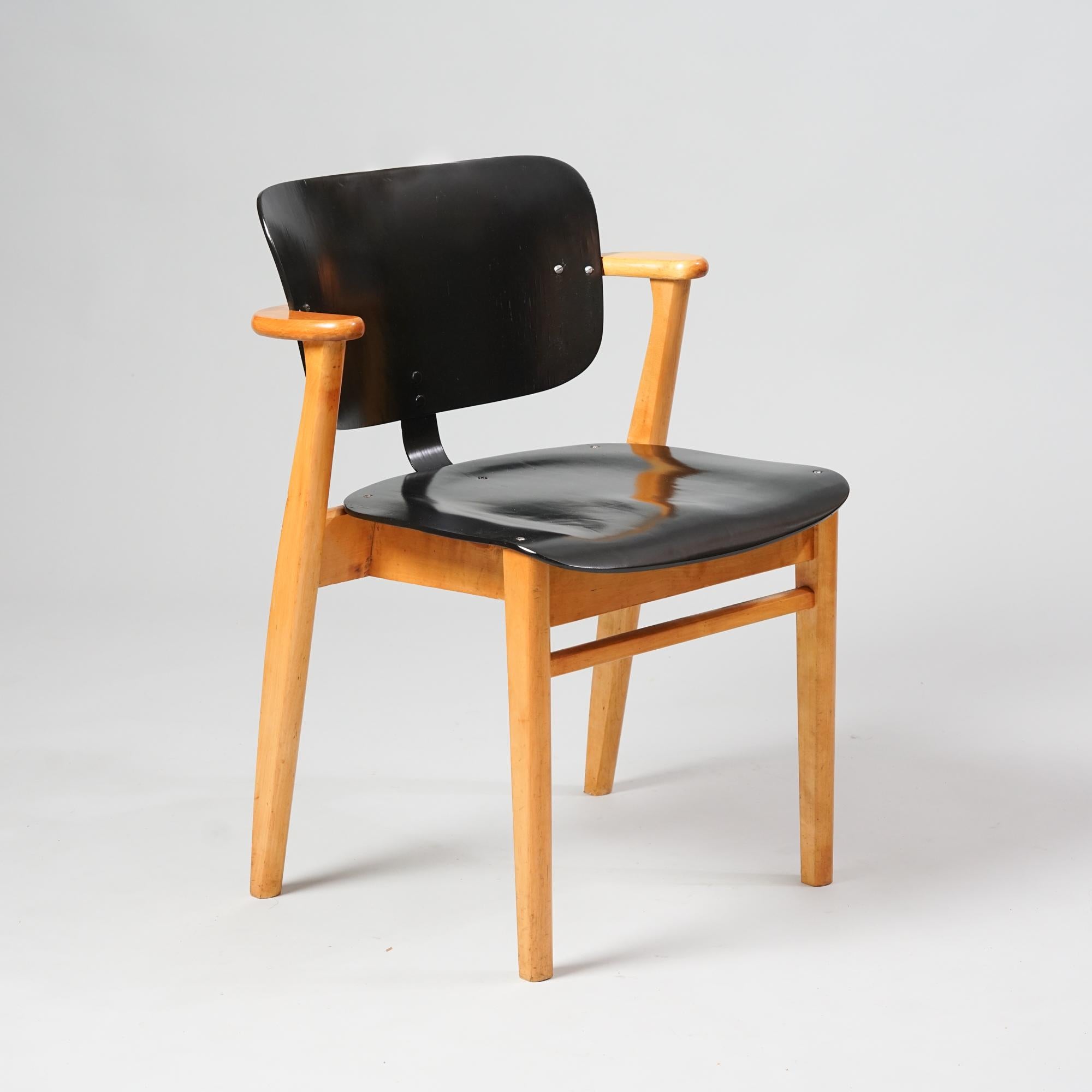 Set of Four Model Domus Chairs, Ilmari Tapiovaara, 1950s  In Good Condition In Helsinki, FI