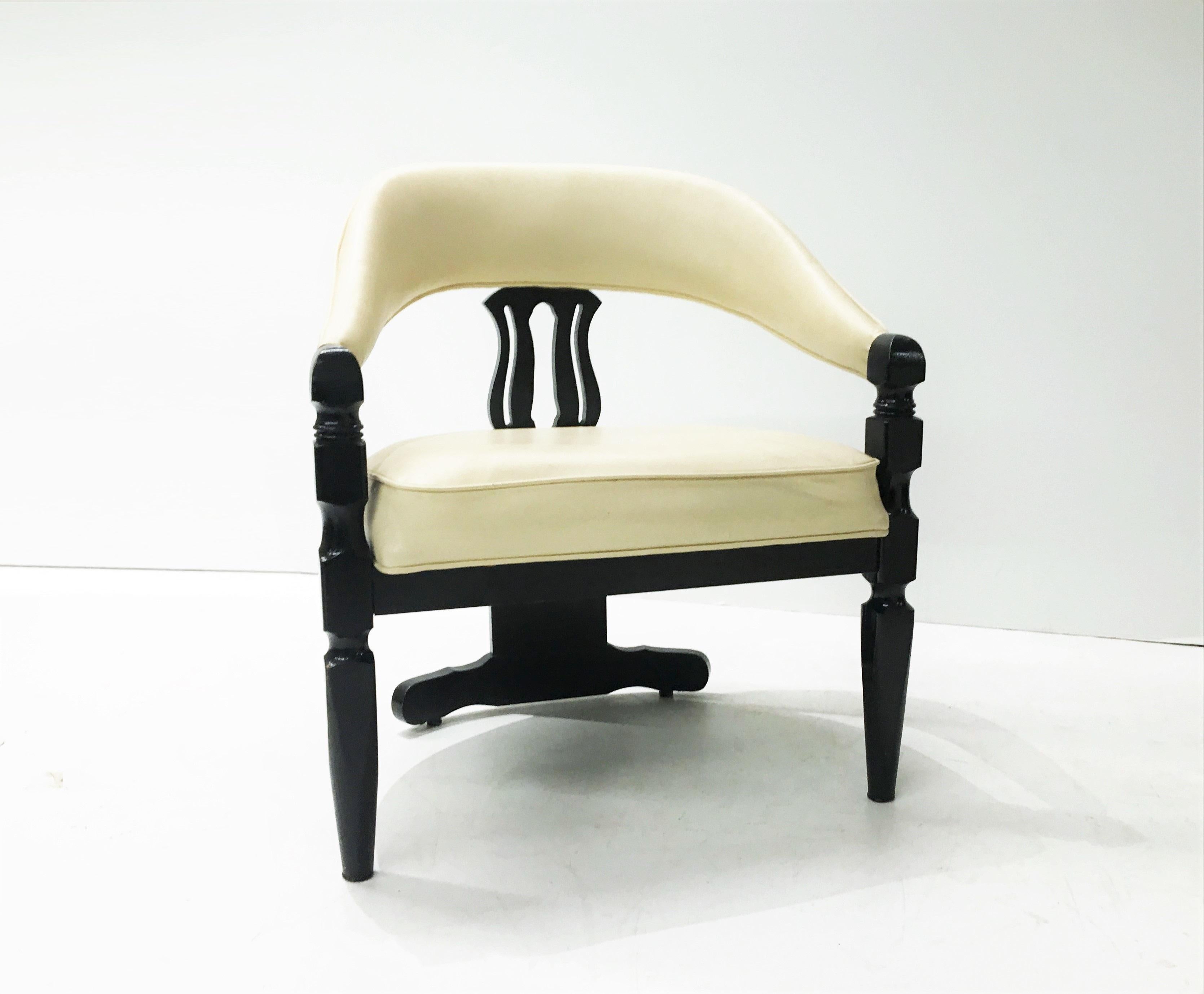 Mid-Century Modern Set of Four Modern Asian-Inspired Dining Chairs For Sale