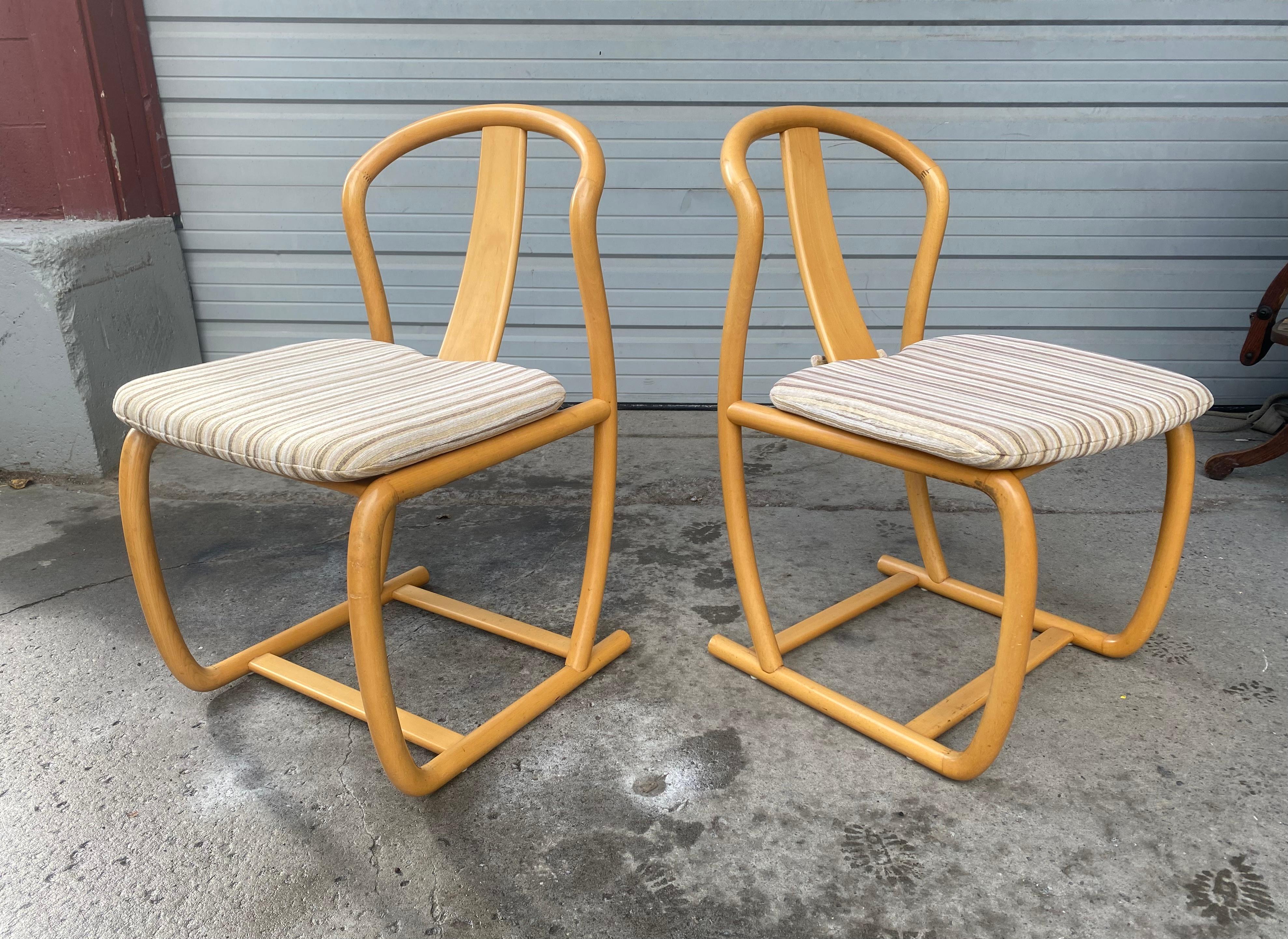 Set of Four Modern Dining Chairs in beech wood by Tecnosedia , Italy, 1980s For Sale 1