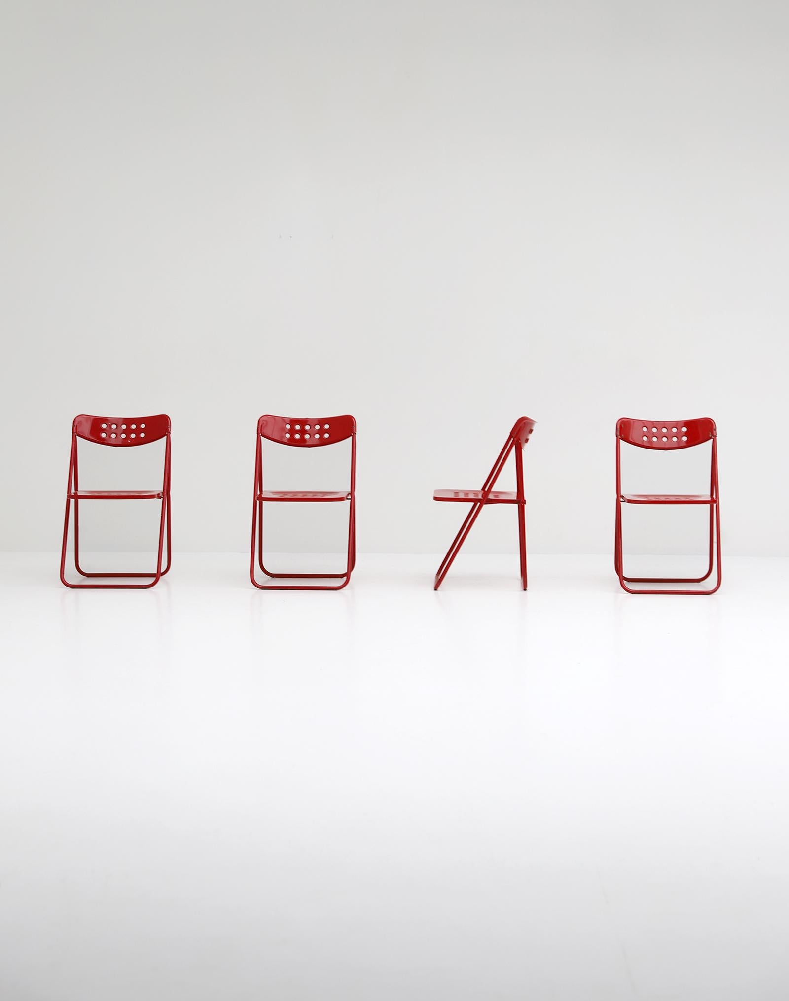 Set of Four Modern Red Lacquered Metal Folding Chairs 1980s In Good Condition For Sale In Antwerpen, Antwerp
