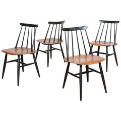 Set of Four Modern Spindle Back Dining Chairs After Ilmari Tapiovaari