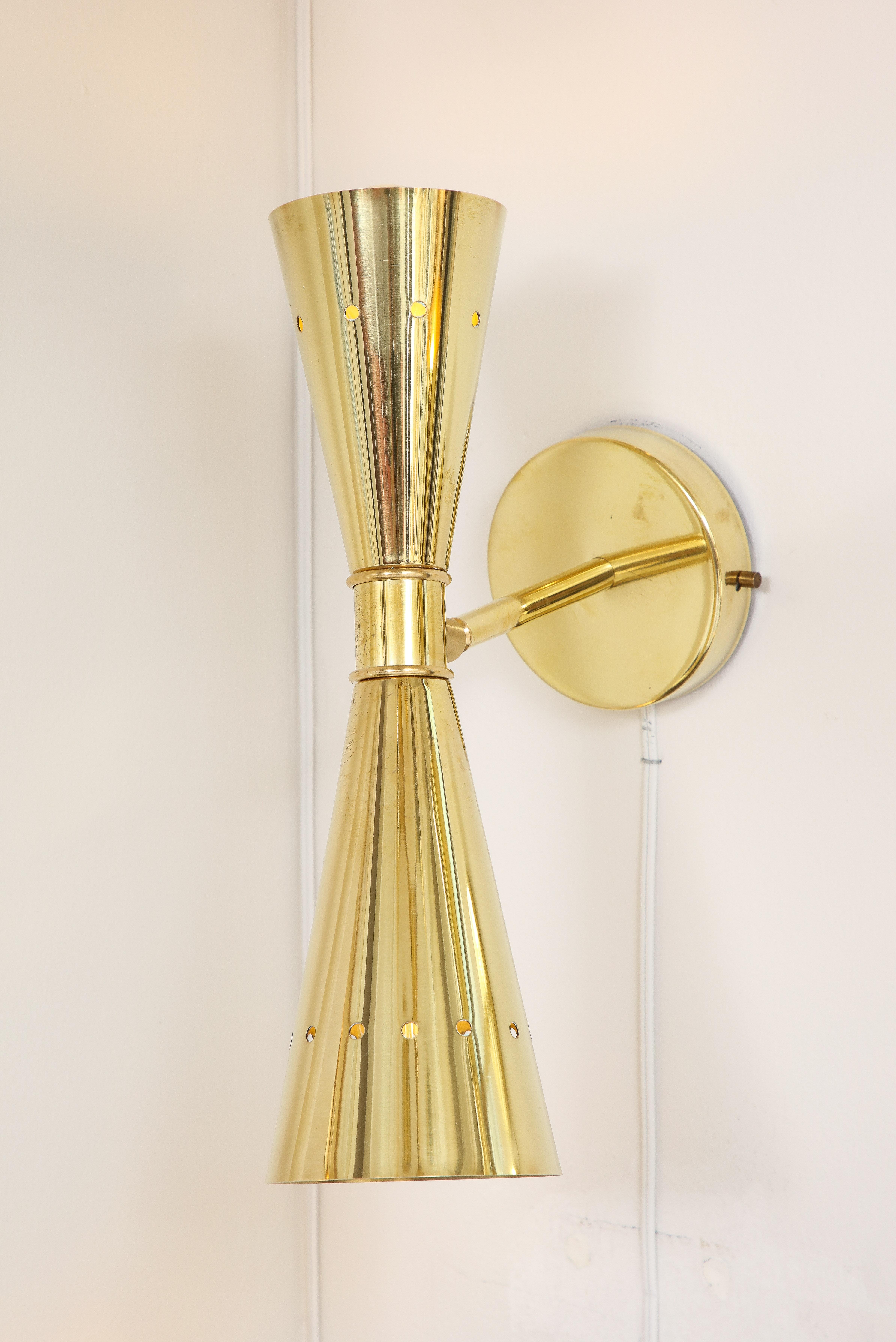 Italian Set of Four Modernist Brass Double Cone Wall Lights or Sconces, Italy 2022 For Sale