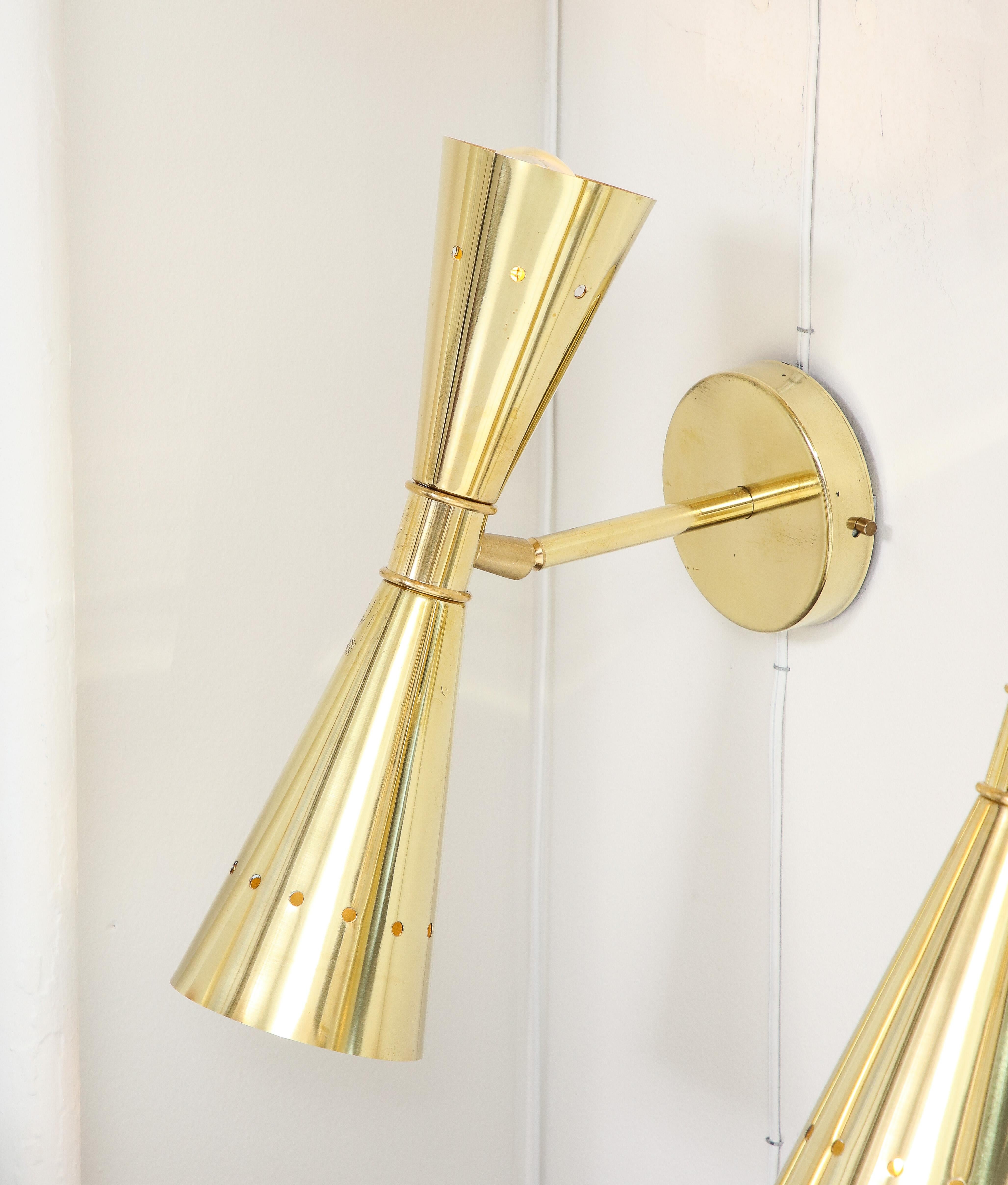 Set of Four Modernist Brass Double Cone Wall Lights or Sconces, Italy 2022 For Sale 3