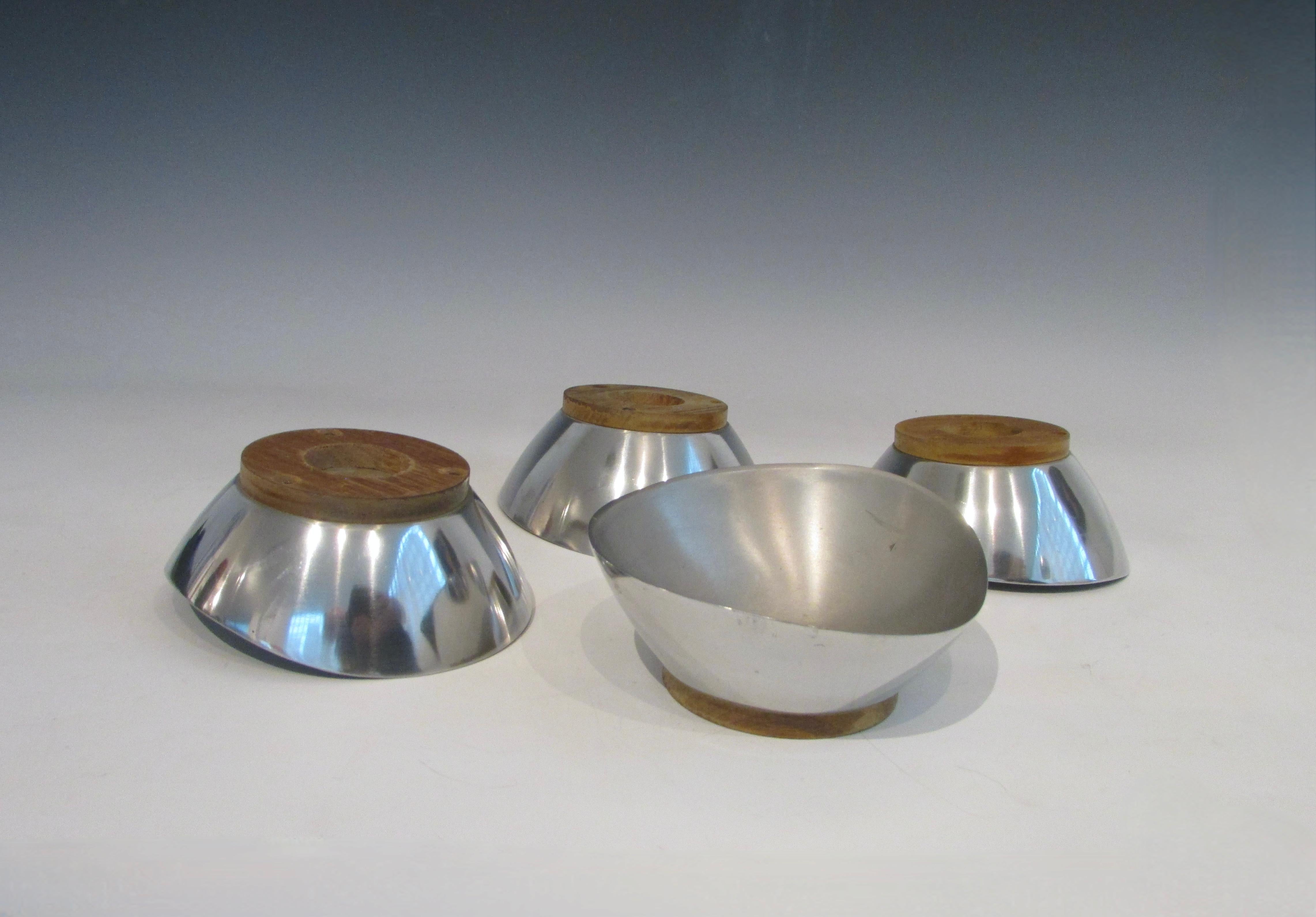 Set of Four Modernist Cast Aluminum Biomorphic Shape Serving Bowls For Sale 3