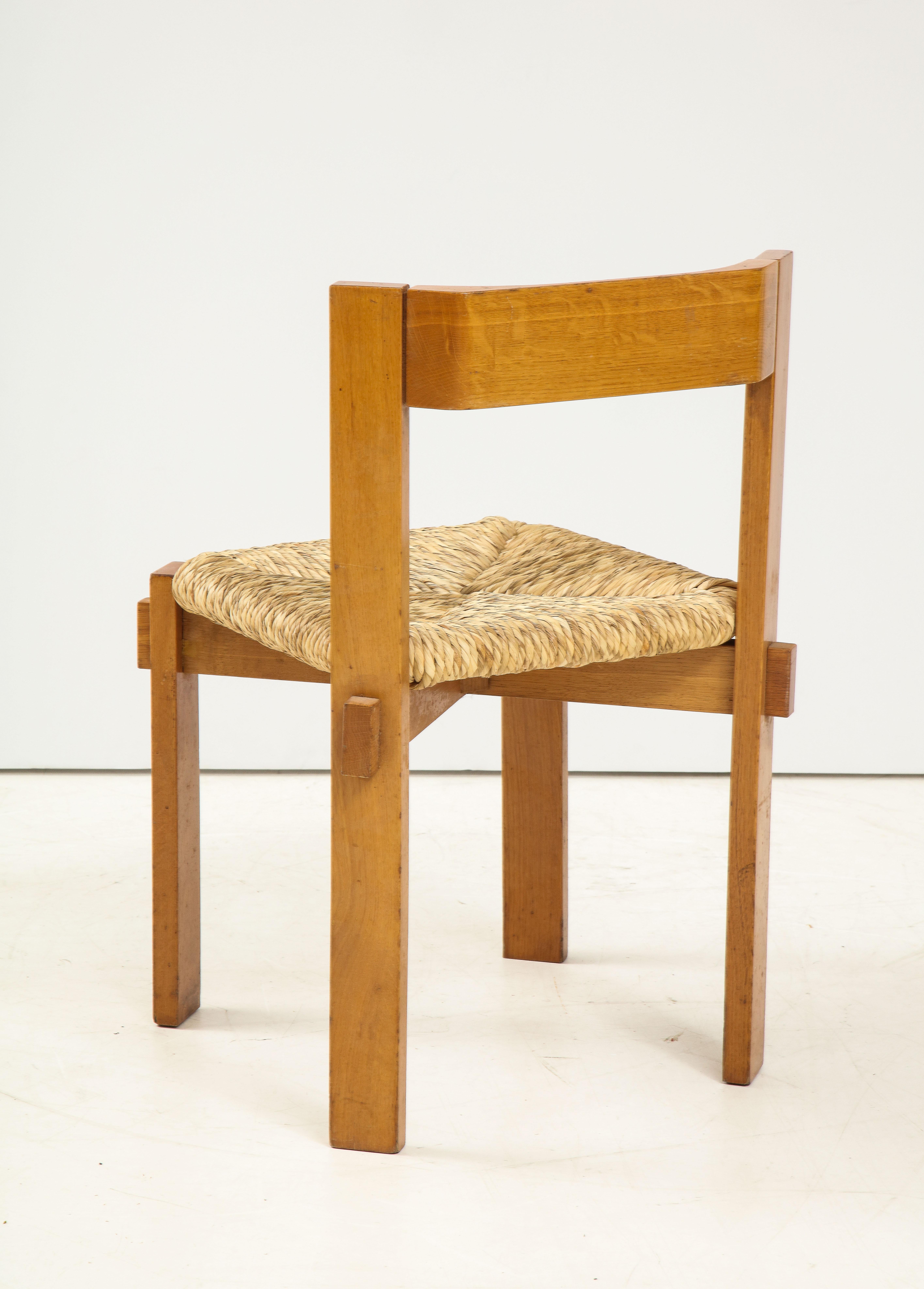 Set of Four Modernist Italian Oak and Straw Chairs 4