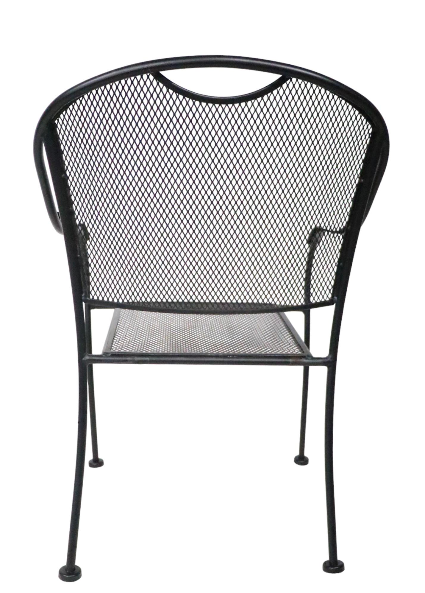 Post-Modern Set of Four Modernist Metal Garden Patio Dining Chairs in the style of Woodard For Sale