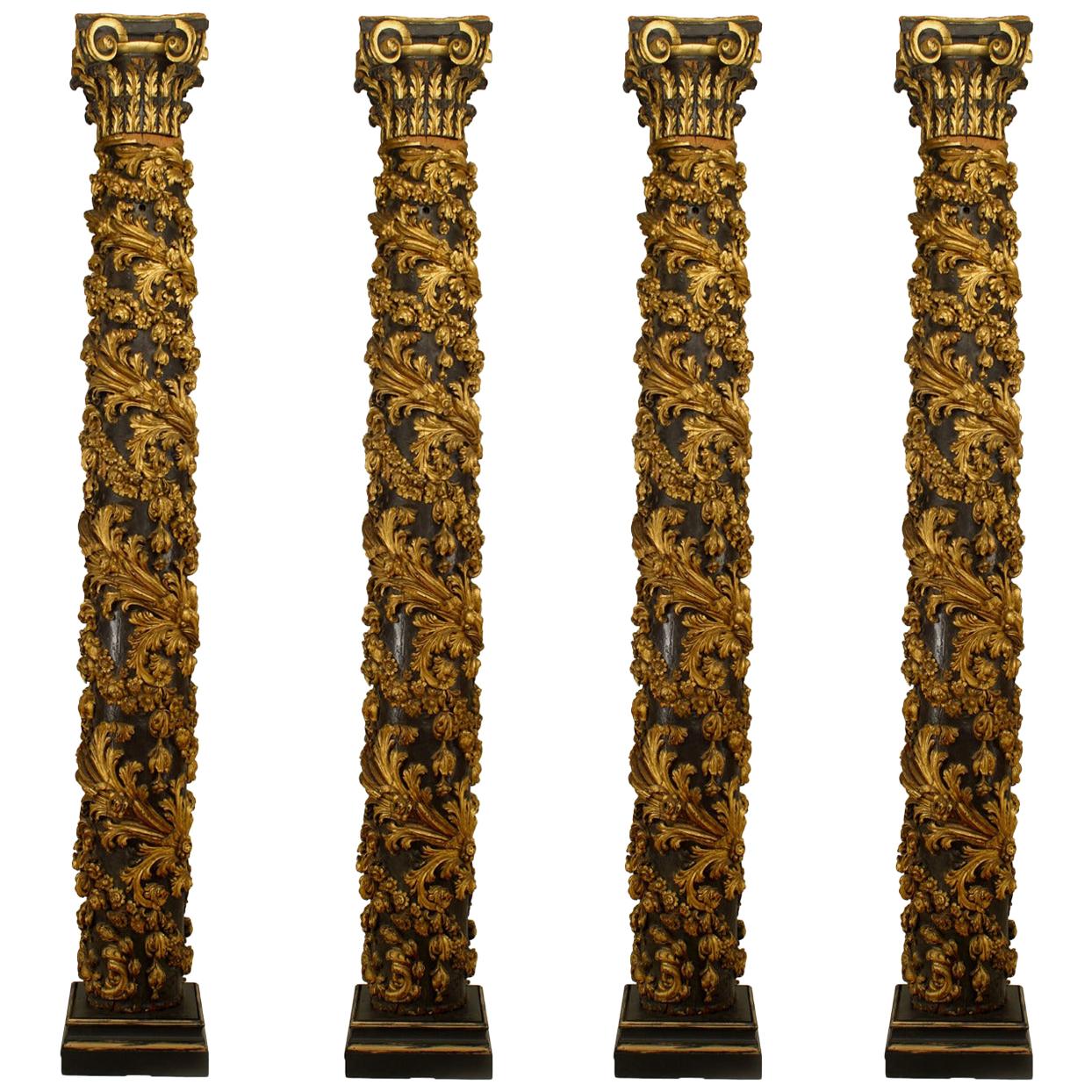 Ensemble de 4 colonnes sculptées et peintes de style rococo italien en vente