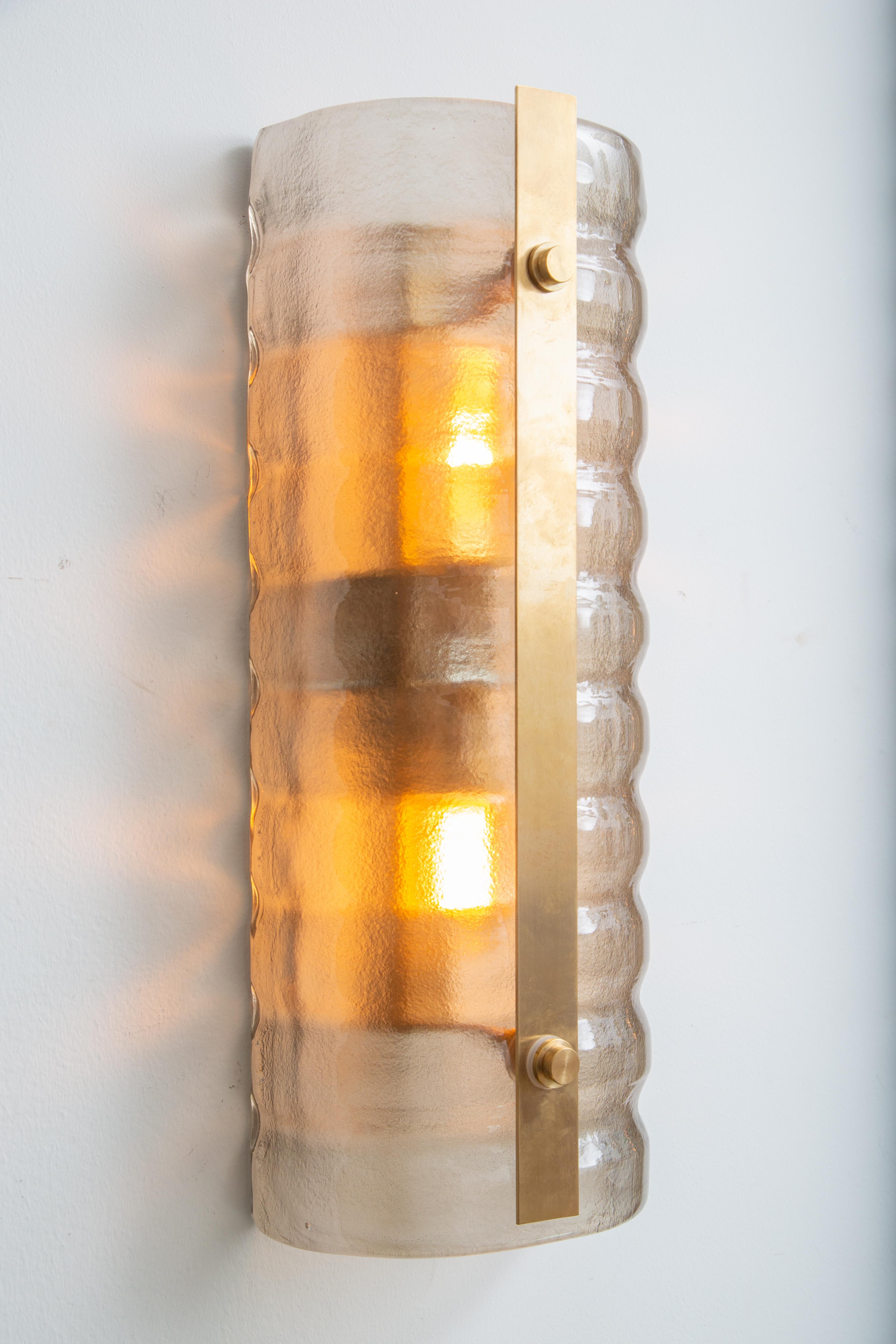 Set of Four Murano Smoked Glass and Brass Wall Lights, in Stock (Italienisch) im Angebot
