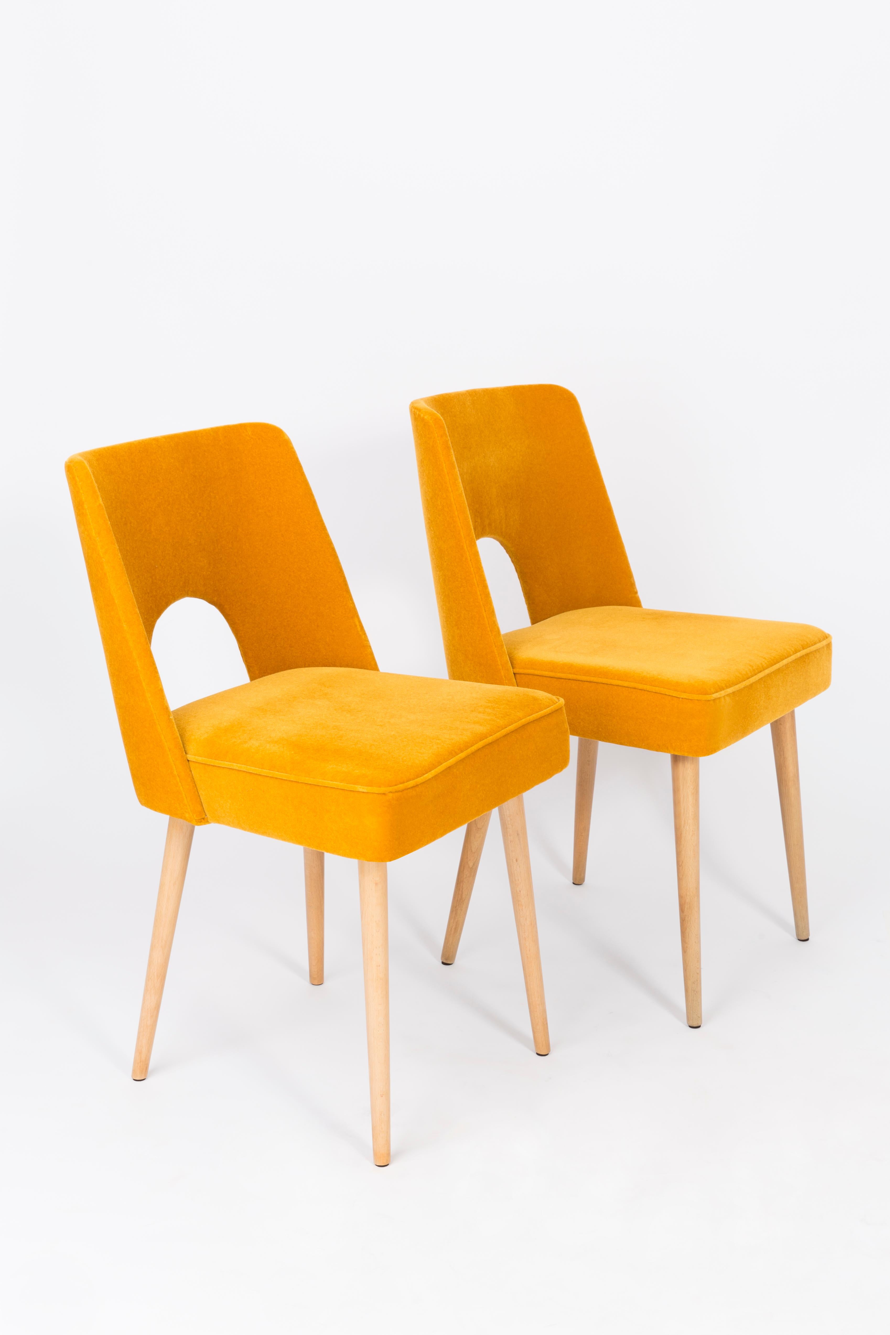 Mid-Century Modern Set of Four Mustard Yellow Velvet 'Shell' Chairs, 1960s For Sale
