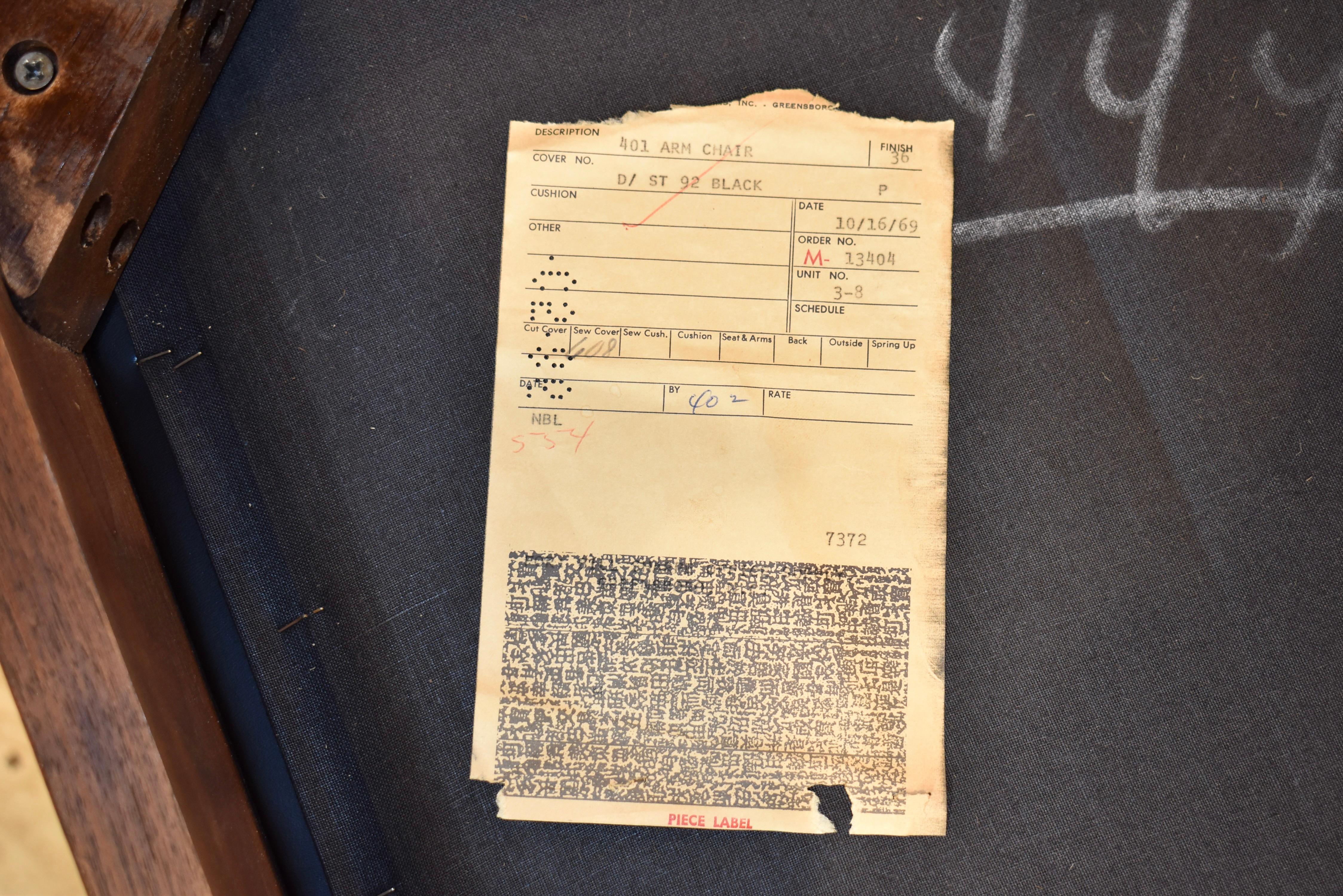 Ensemble de quatre chaises à bras Myrtle Desk Company, daté de 1969 en vente 8