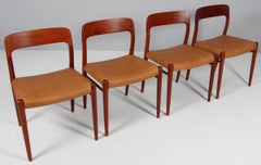 Ensemble de quatre chaises de salle à manger N. O. Møller, teck massif, cuir pleine fleur
