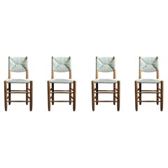 Conjunto de cuatro sillas n°19 de Charlotte Perriand