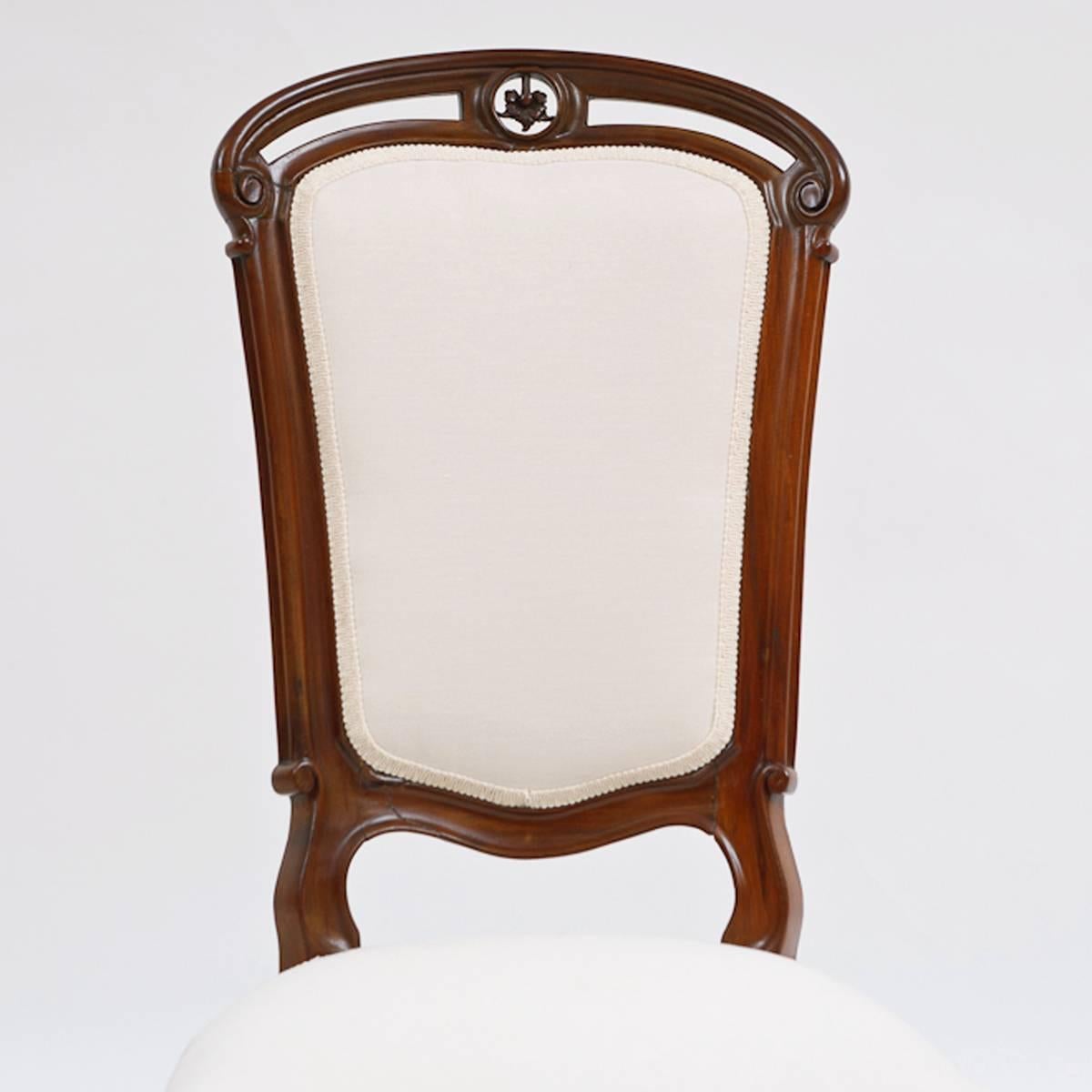 upholstered dining chairs with mahogany legs