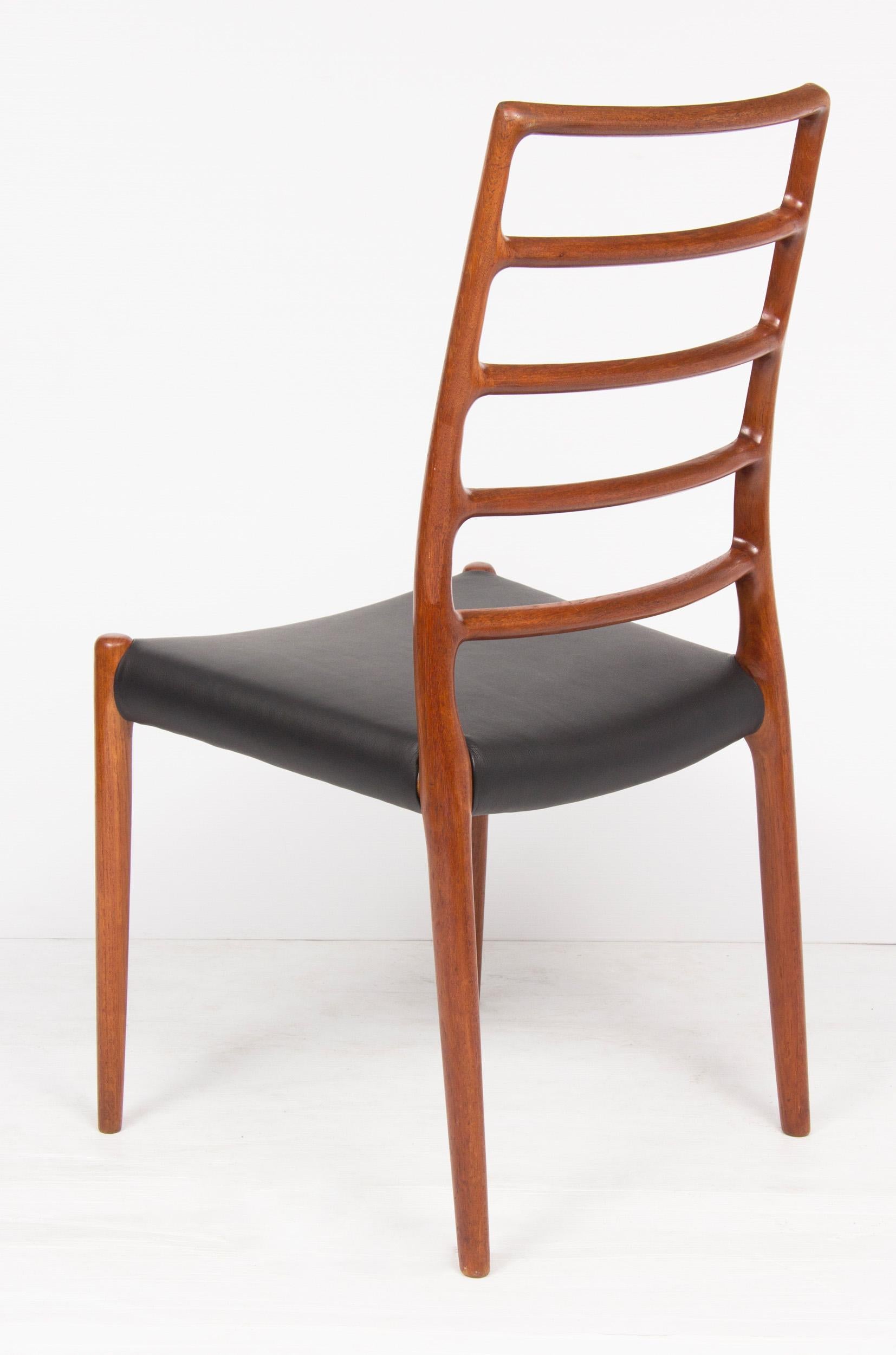 Set of Four Neils O.Moller Model 82 Teak Ladder Back Dining Chairs In Good Condition In London, GB