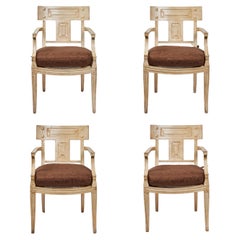 Ensemble de quatre chaises de salle à manger néoclassiques de Michael Taylor