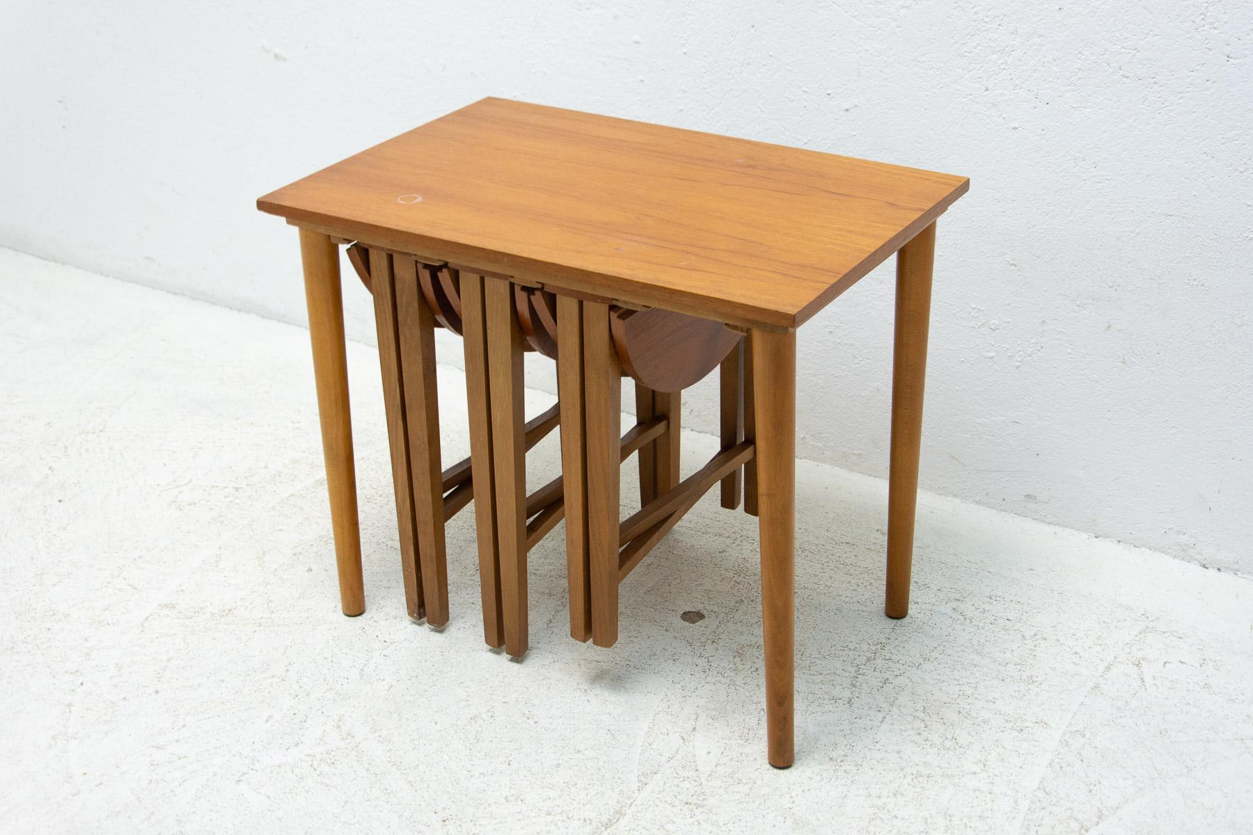 Ensemble de quatre tables gigognes, conçu par Poul Hundevad, années 1960 en vente 5