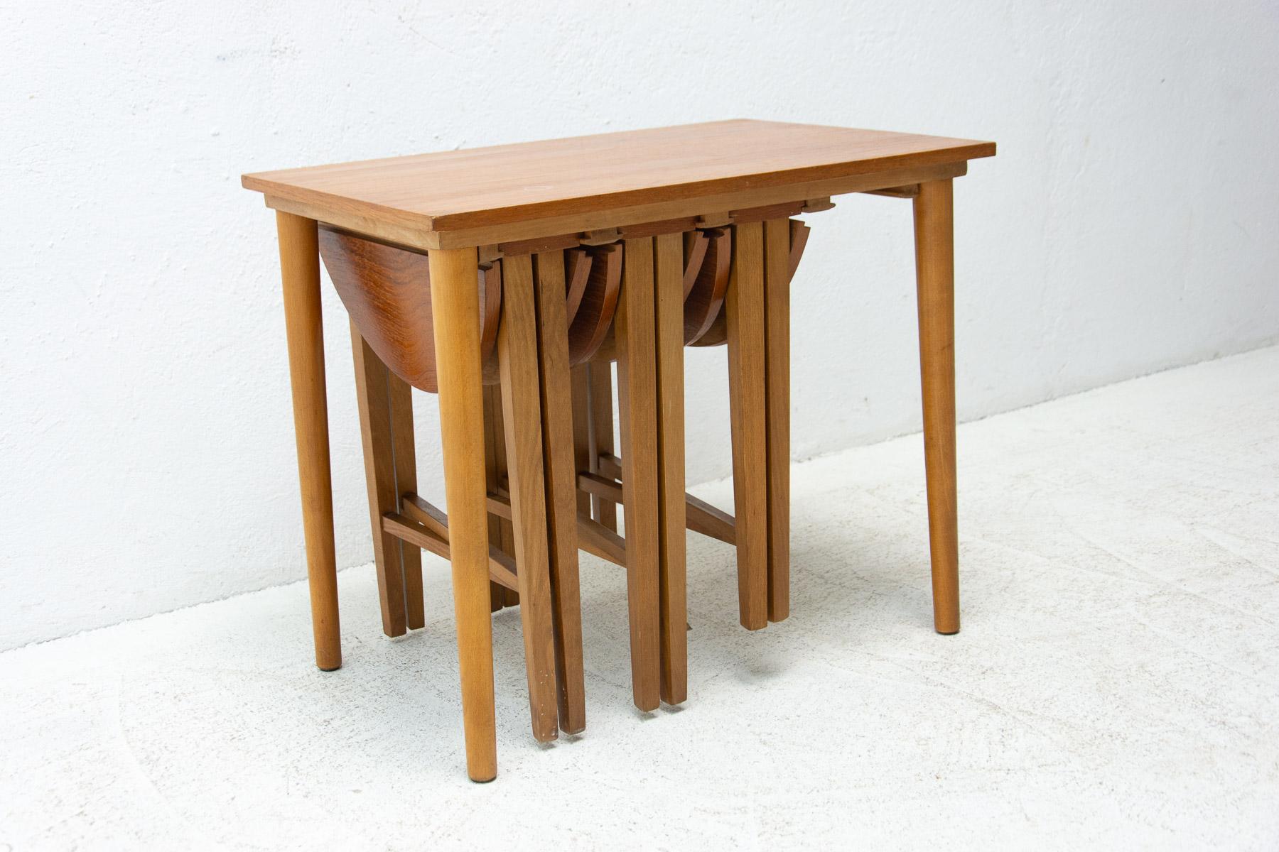 Ensemble de quatre tables gigognes, conçu par Poul Hundevad, années 1960 en vente 7