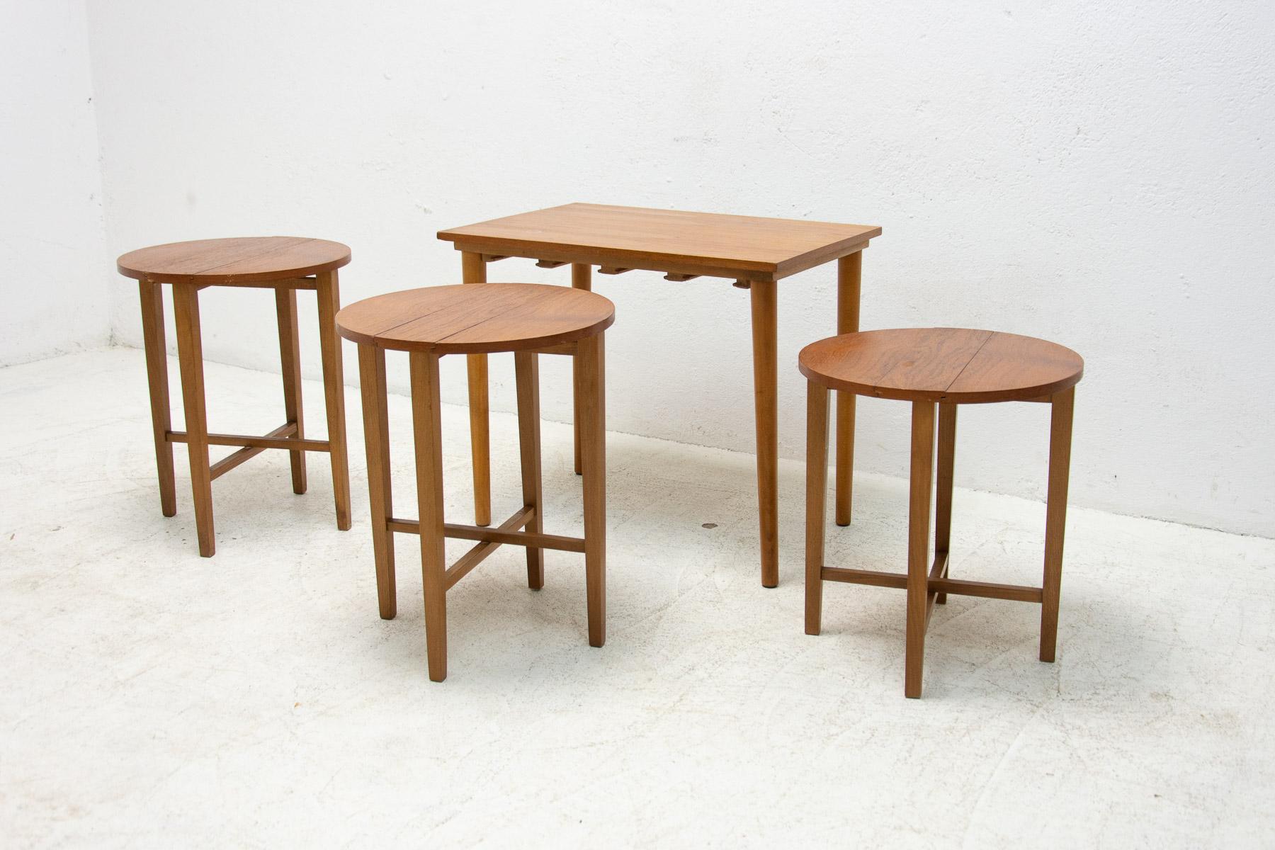 Mid-Century Modern Set of Four Nesting Tables, Designed by Poul Hundevad, 1960's For Sale