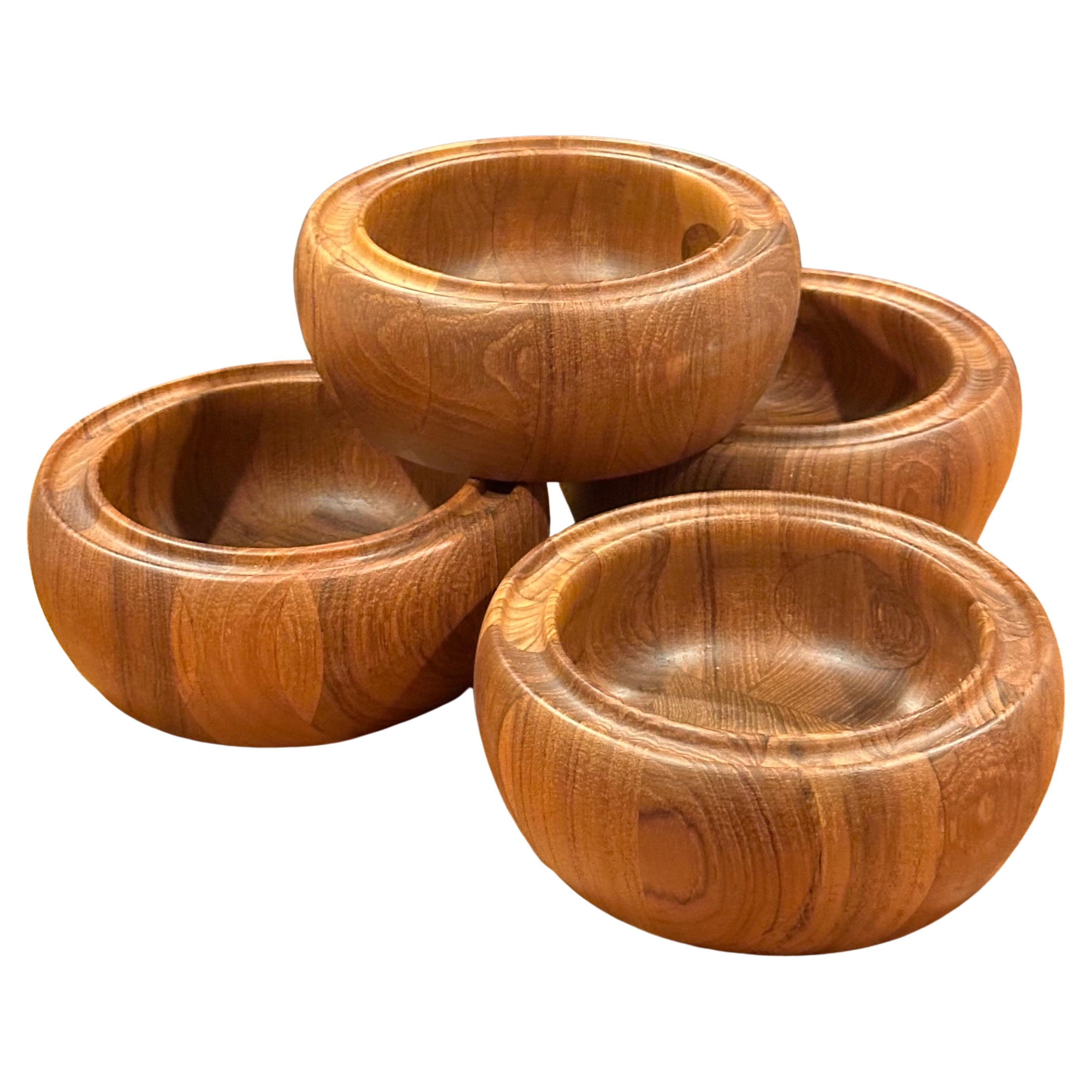 Juego de cuatro ensaladeras de teca tallada de estilo moderno danés nuevas / antiguas de Digsmed en venta 6