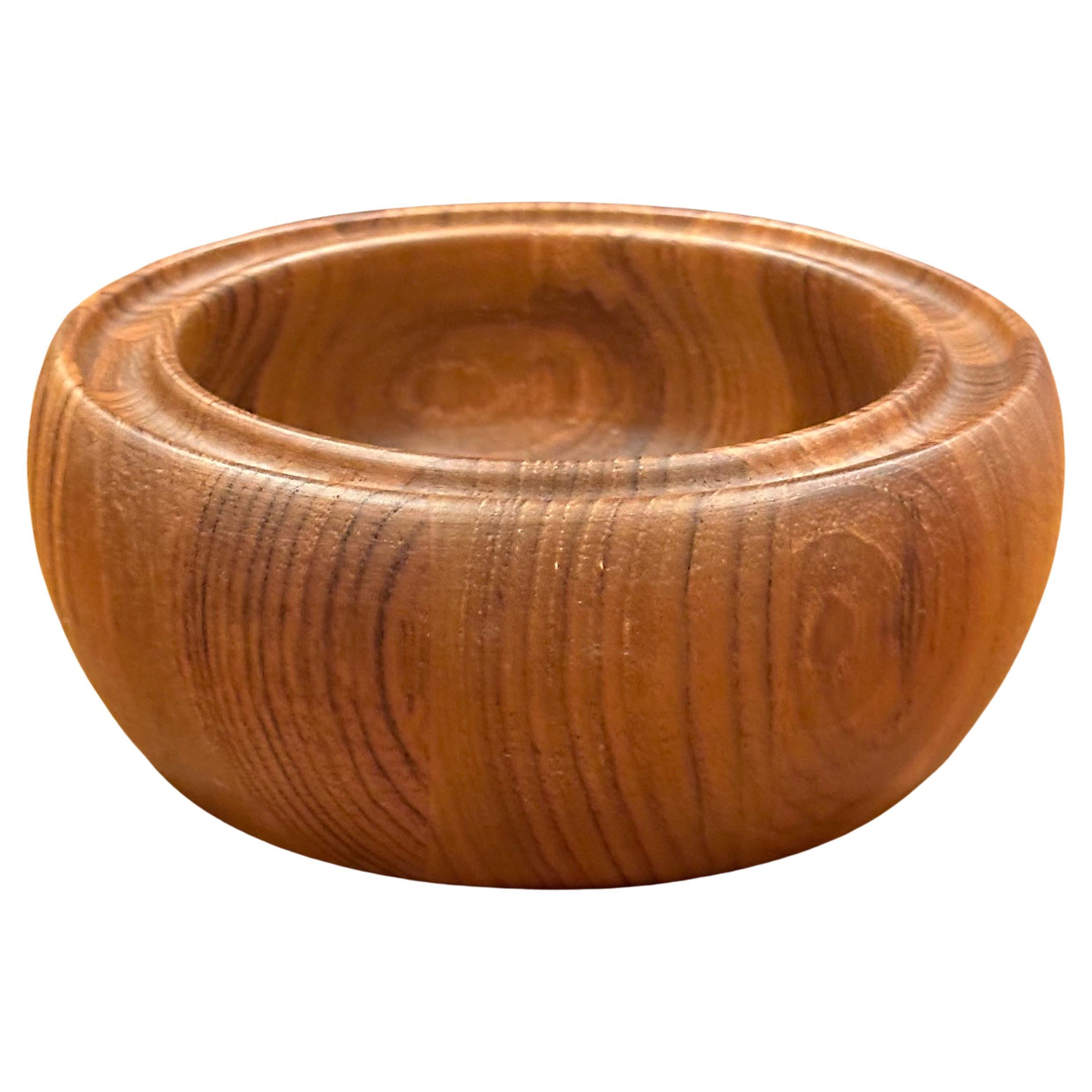 Juego de cuatro ensaladeras de teca tallada de estilo moderno danés nuevas / antiguas de Digsmed Danés en venta