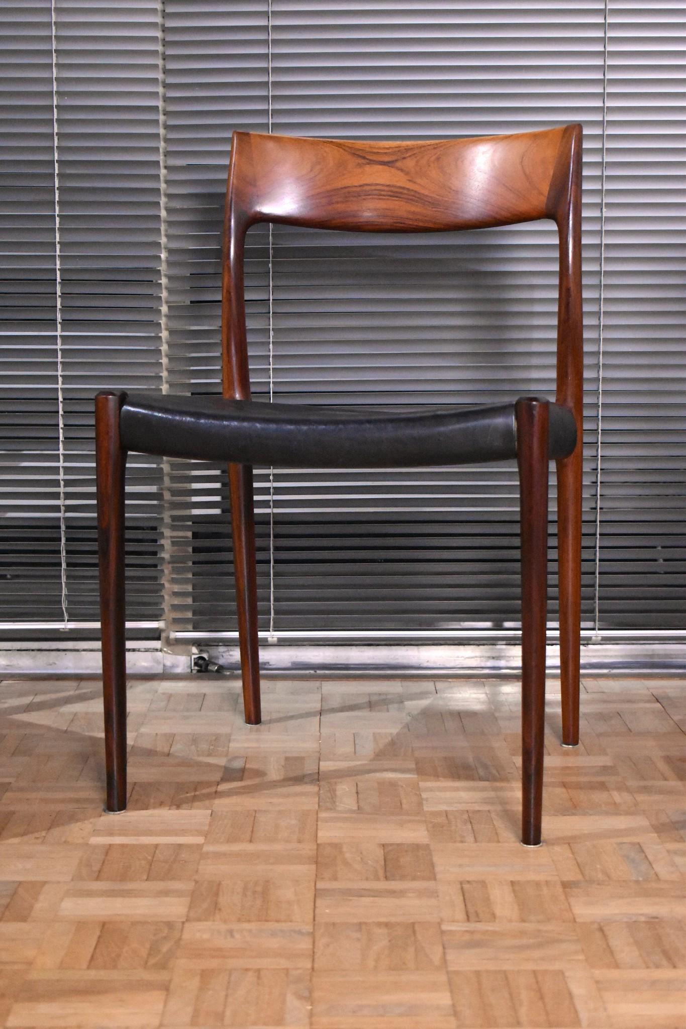 Set of Four Niels Moller Model 77 Brazilian Rosewood Dining Chairs In Good Condition In Shepperton, Surrey