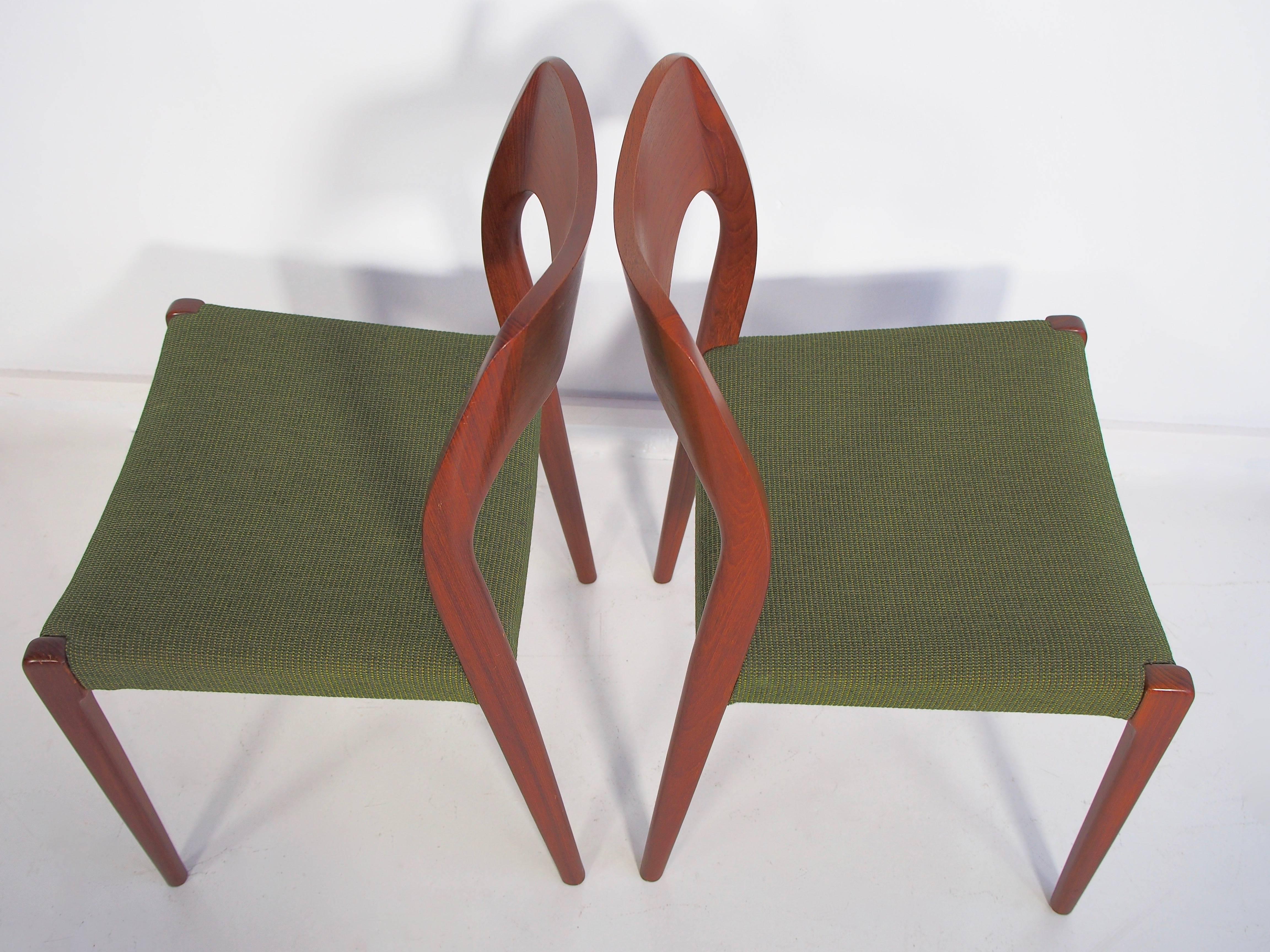 Set of Four Niels O. Moller Solid Teak Chairs, Model 71 In Good Condition In Madrid, ES