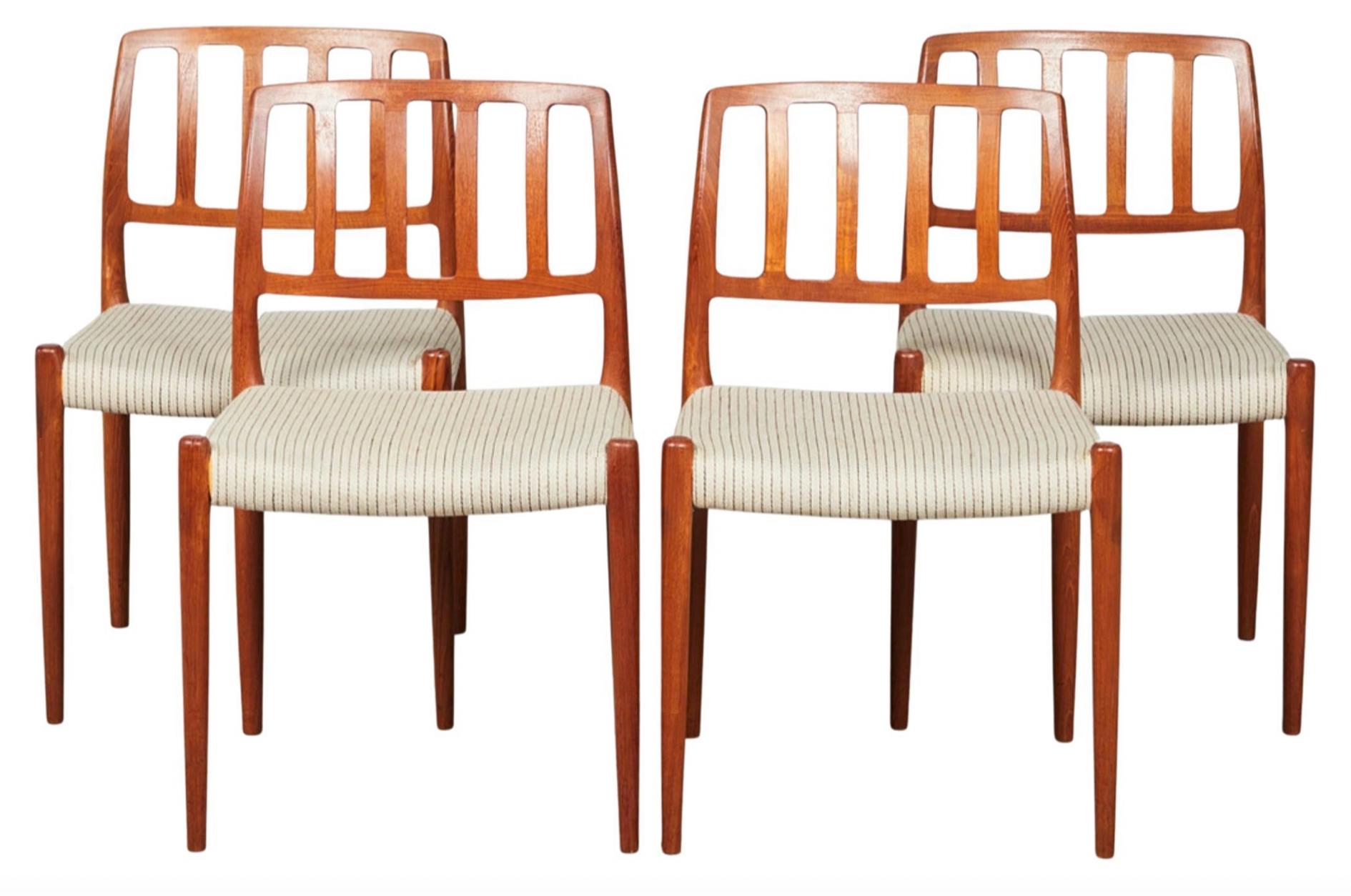 Mid-Century Modern Ensemble de quatre chaises de salle à manger Niels Otto Møller No 83 en vente
