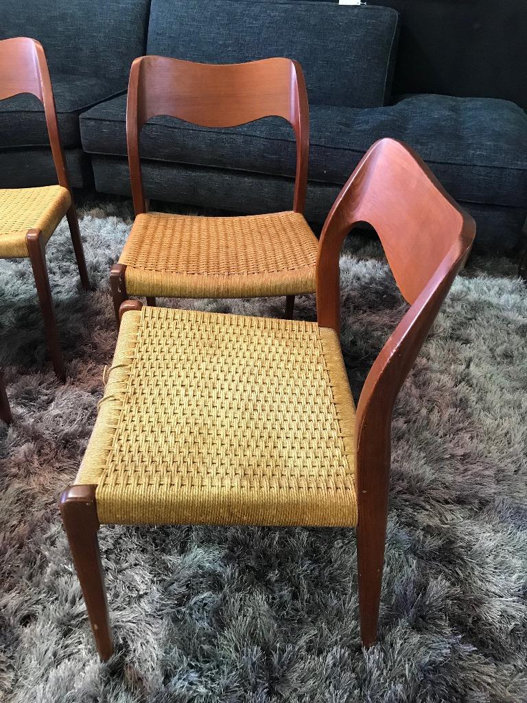 Niels Otto Møller Set of 4 Mid-Century Modern Model 71 Paper Cord Dining Chairs For Sale 1