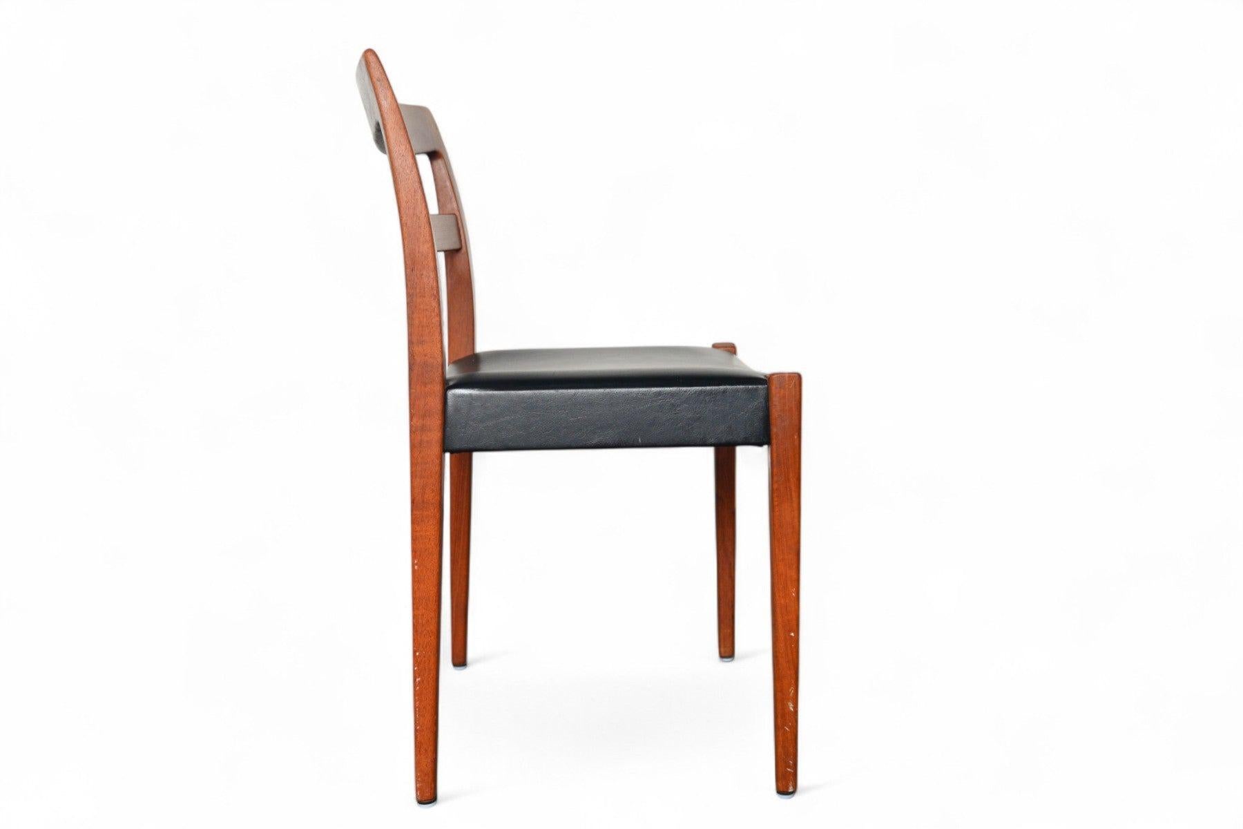 Ensemble de quatre chaises de salle à manger 