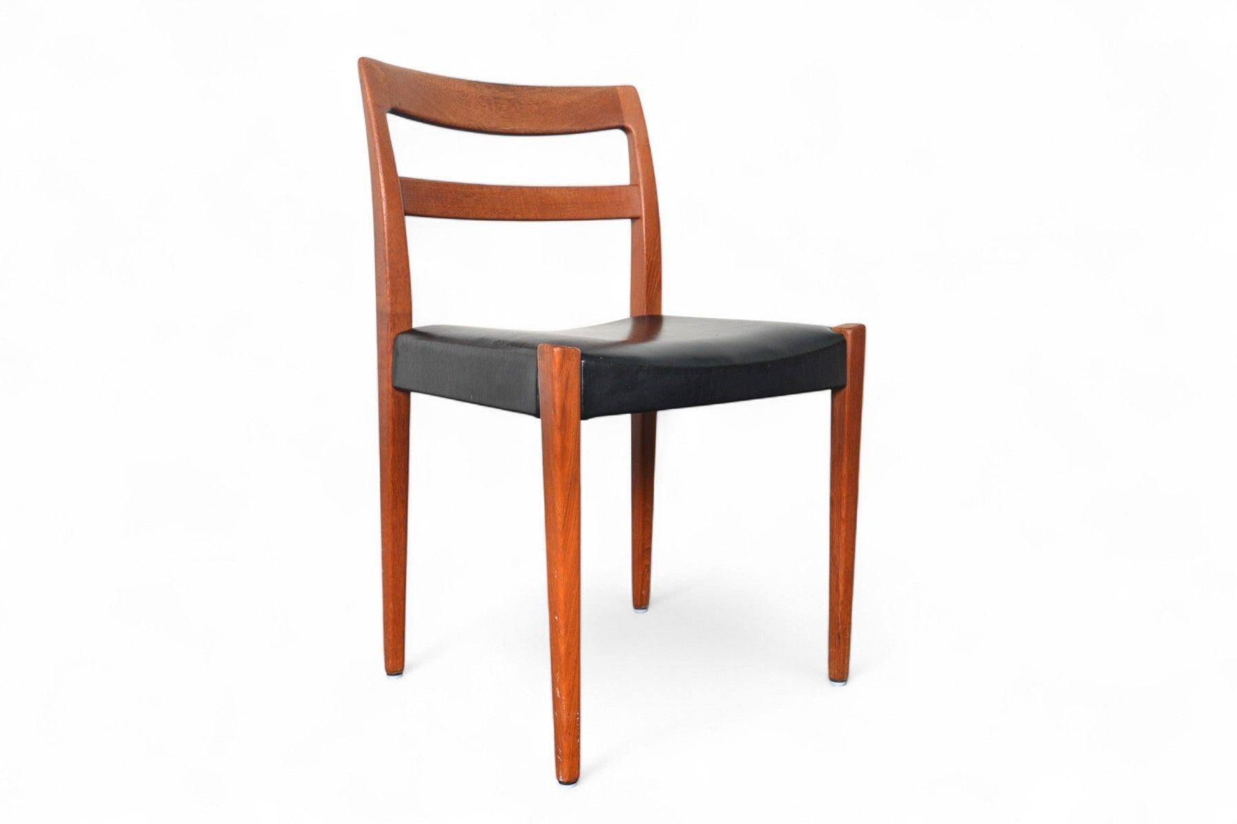 Ensemble de quatre chaises de salle à manger 