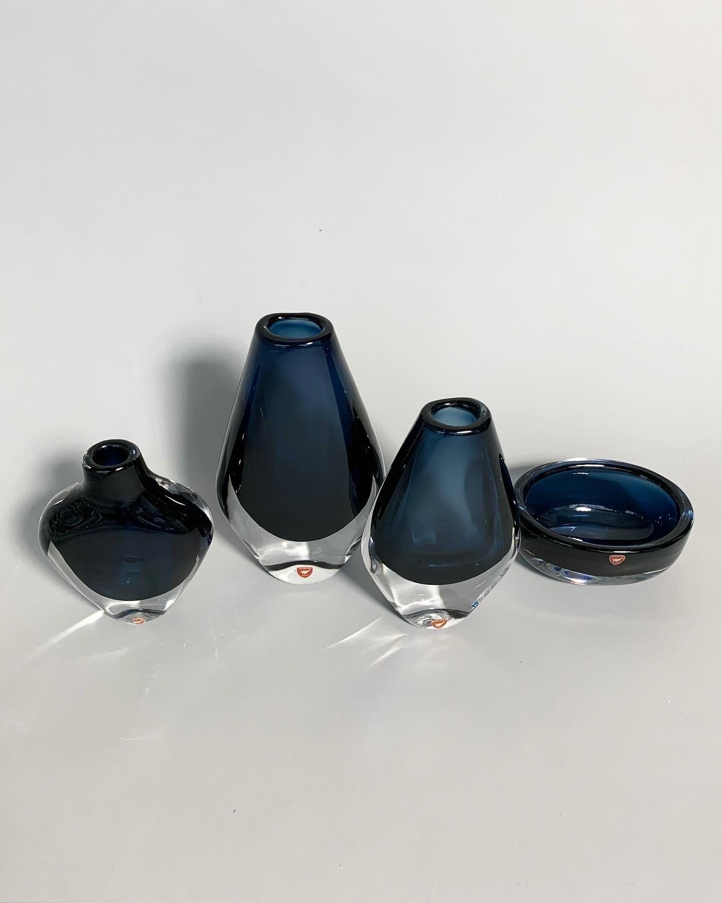 Mid-Century Modern Set of Four Nils Landberg Vases & Bowl Midnight Blue Sommerso Glass Orrefors 