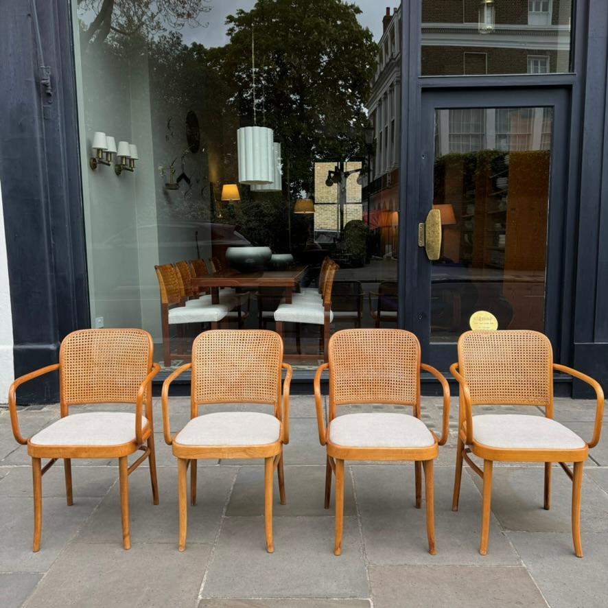 Moderne Ensemble de quatre chaises n° 811, Josef Hoffmann, années 1950 en vente