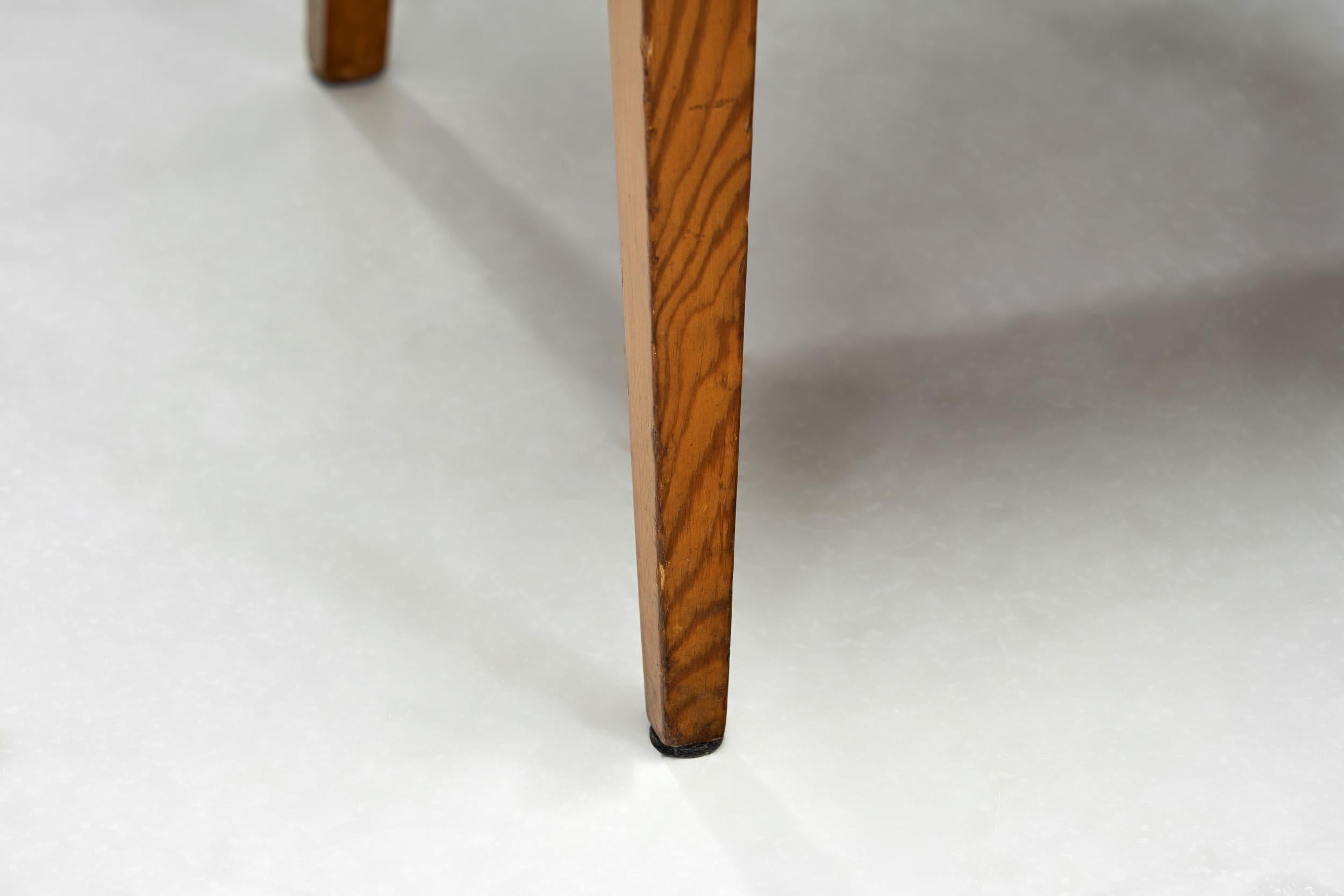 Ensemble de quatre chaises de salle à manger Nordiska Kompaniet en pin, Suède 1909 en vente 10