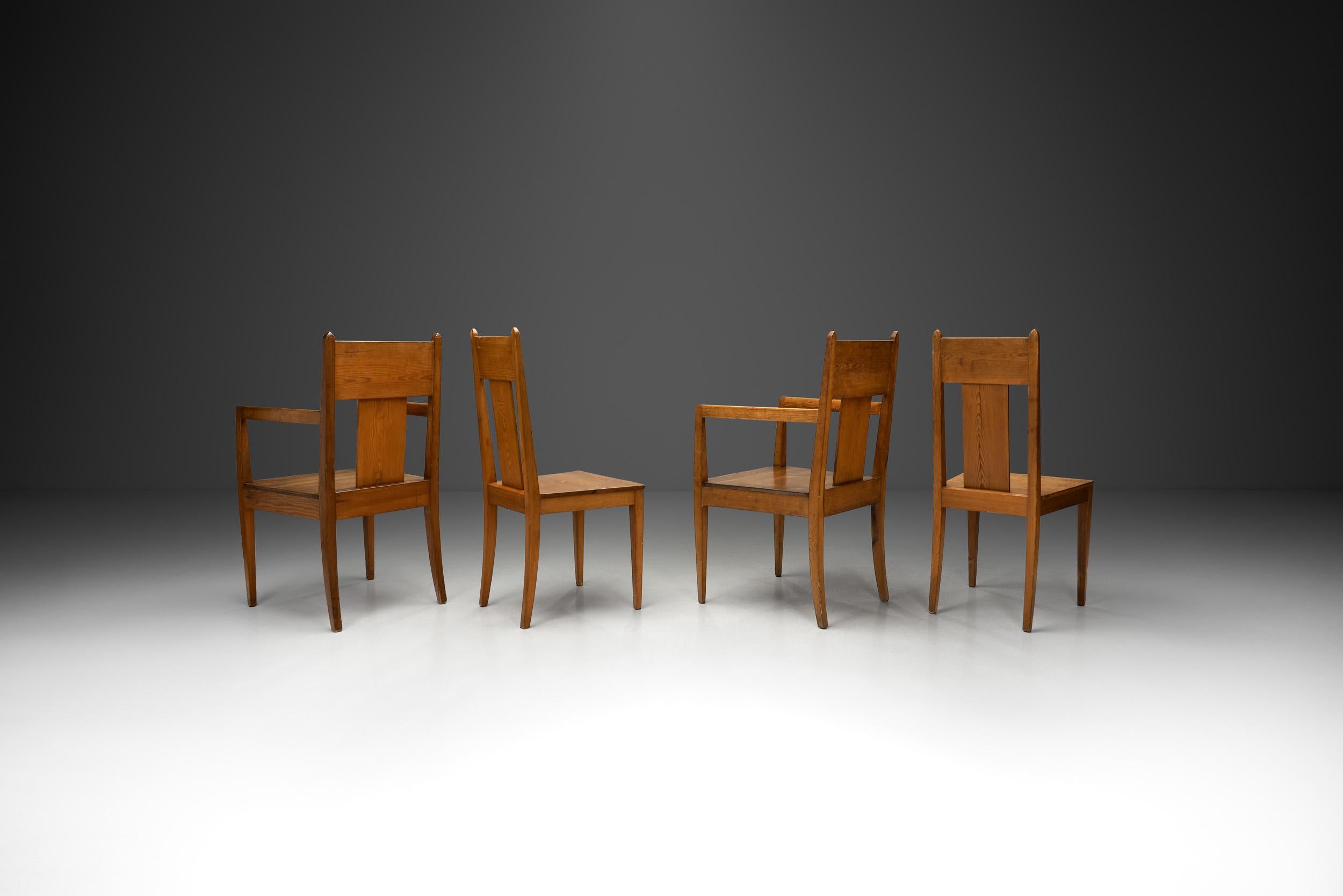 Scandinave moderne Ensemble de quatre chaises de salle à manger Nordiska Kompaniet en pin, Suède 1909 en vente