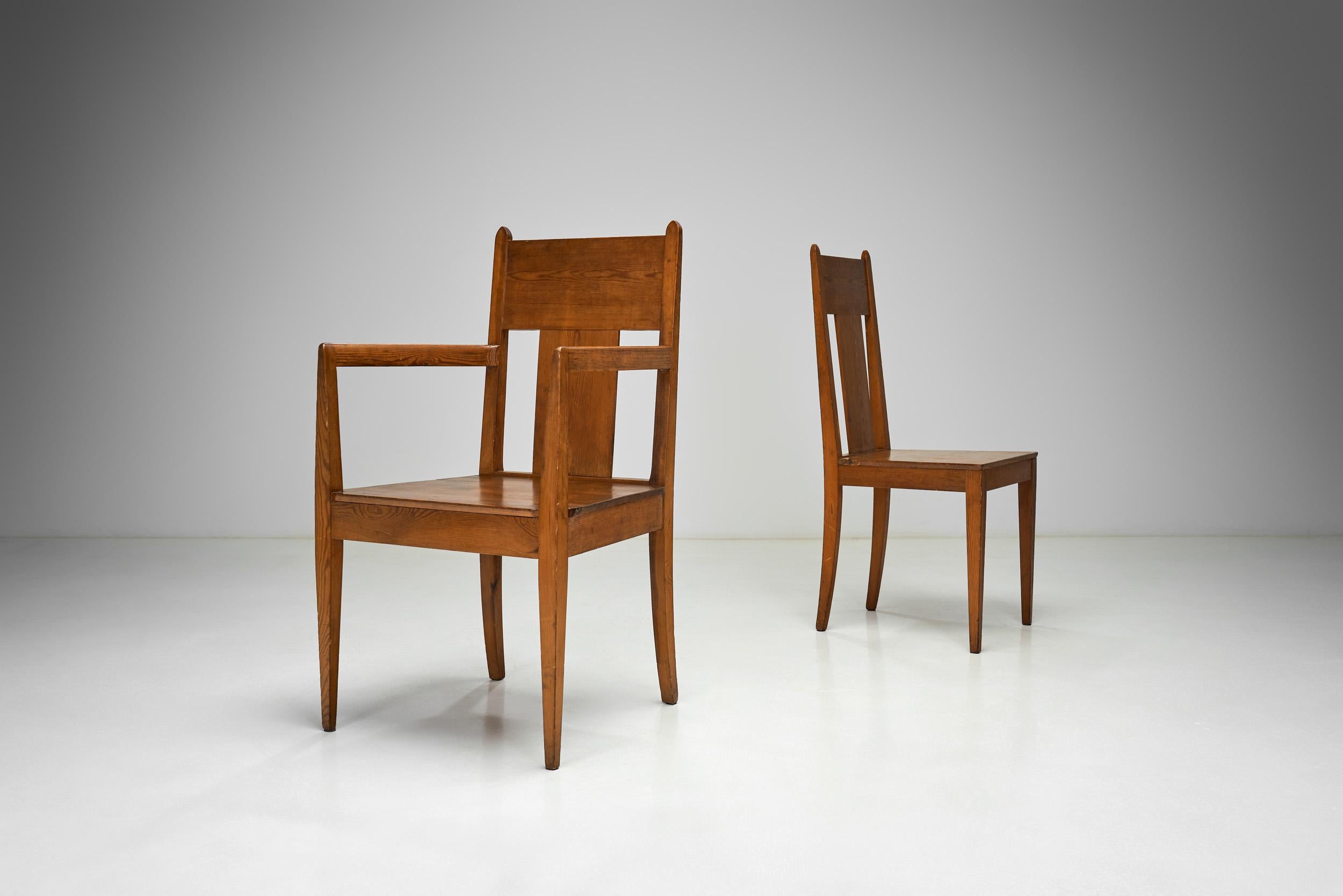 Ensemble de quatre chaises de salle à manger Nordiska Kompaniet en pin, Suède 1909 Bon état - En vente à Utrecht, NL