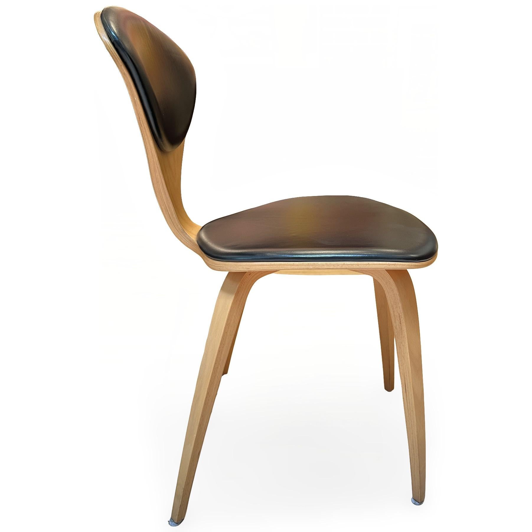 Set of Four Normal Cherner Walnut Dining Chairs with Leather Seats and Backs For Sale 4