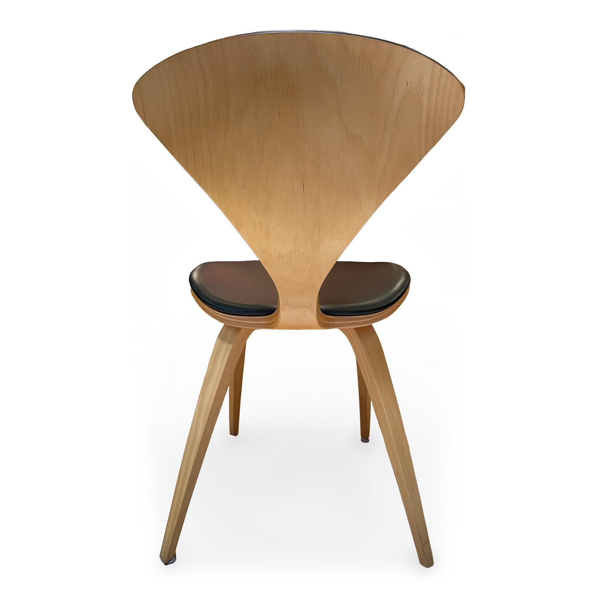 Set of Four Normal Cherner Walnut Dining Chairs with Leather Seats and Backs For Sale 12