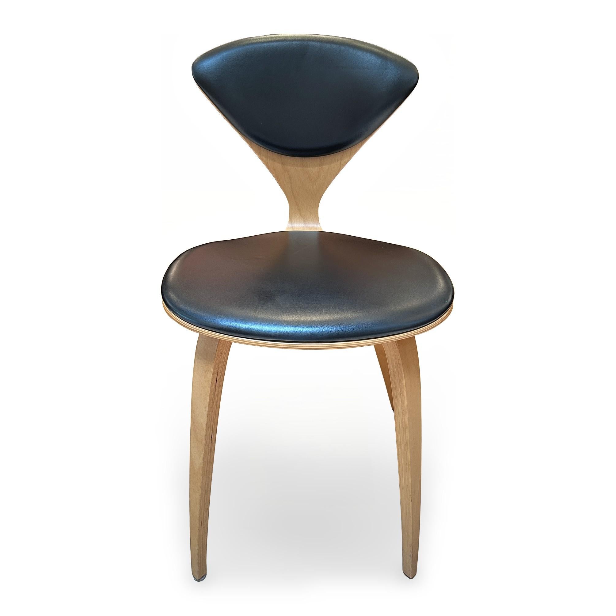 Set of Four Normal Cherner Walnut Dining Chairs with Leather Seats and Backs For Sale 2
