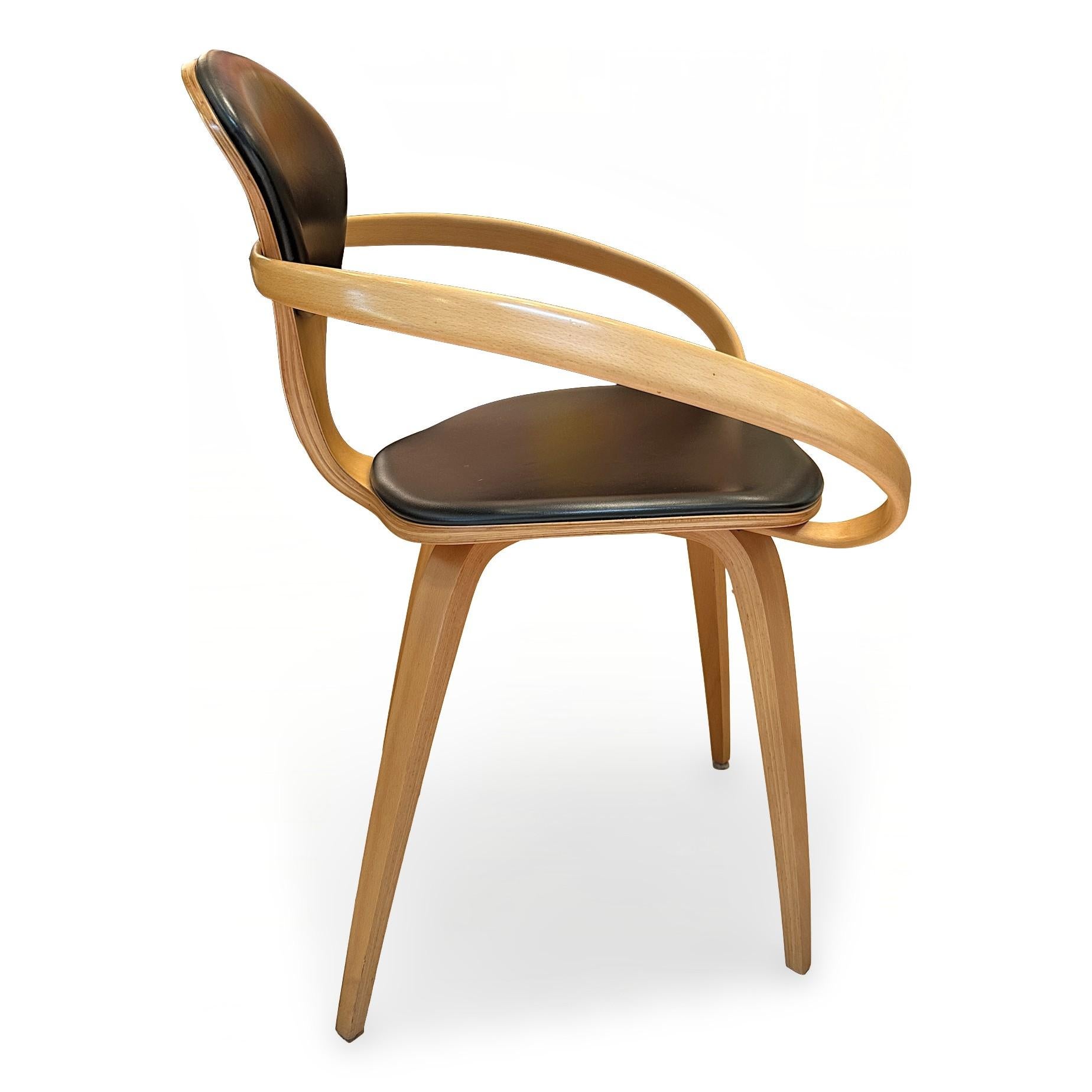 Set of Four Normal Cherner Walnut Dining Chairs with Leather Seats and Backs For Sale 3