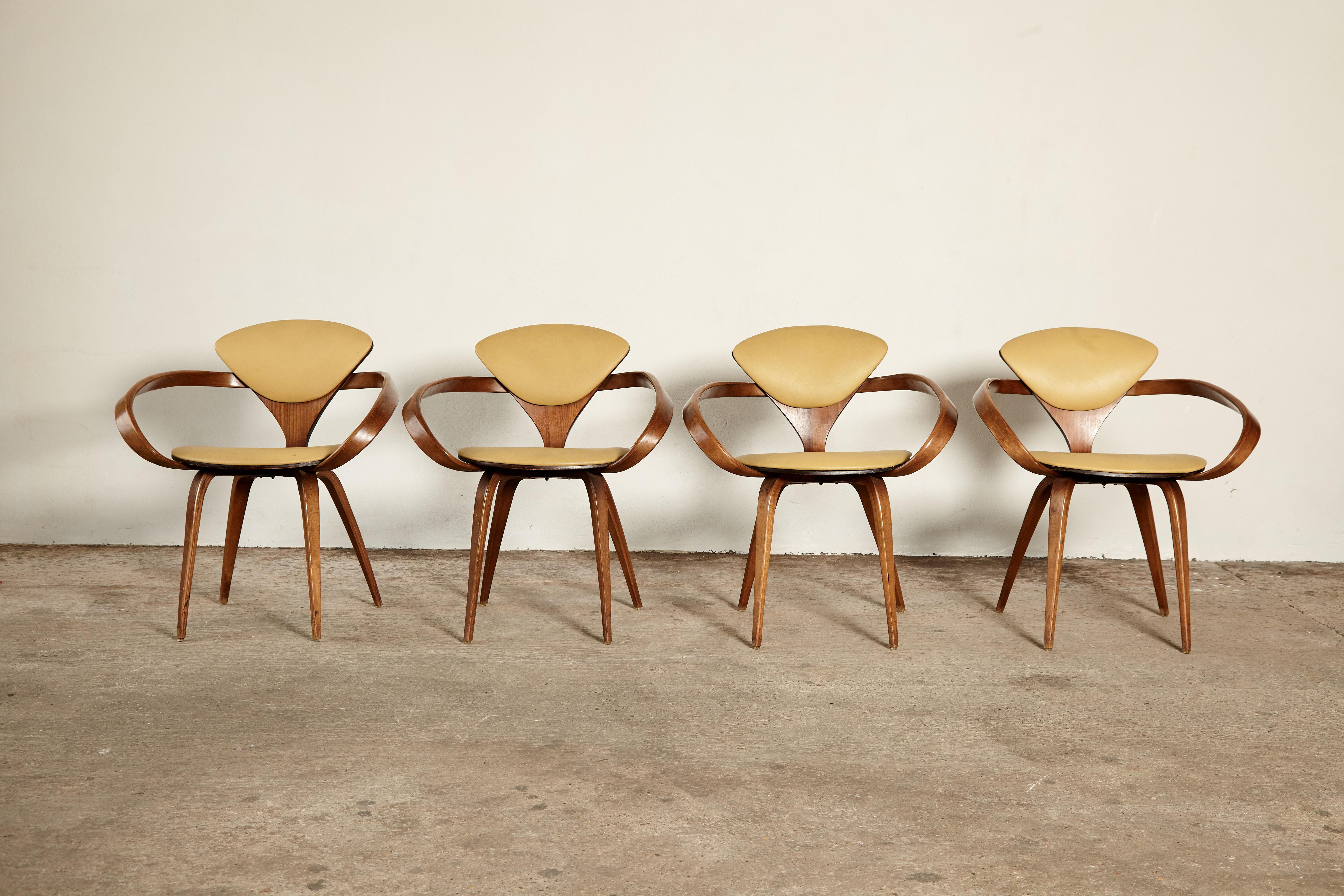 Mid-Century Modern Set of Four Norman Cherner Pretzel Dining Chairs, Made by Plycraft, USA, 1960s