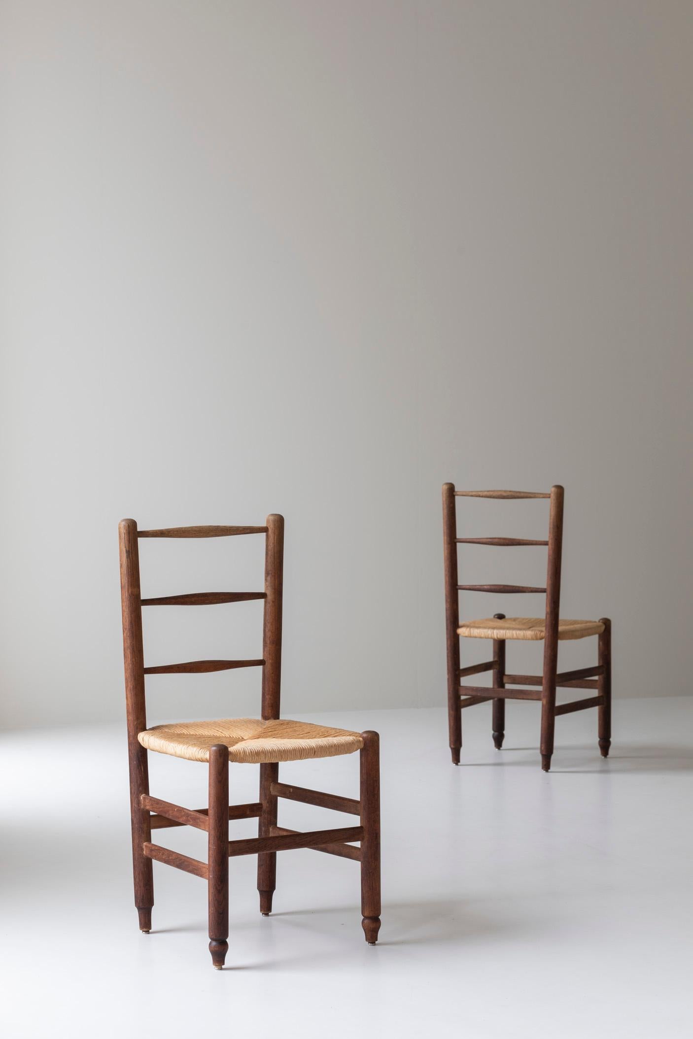Mid-Century moderno Set di quattro sedie da pranzo in Oak e paglia, Francia, anni '60. in vendita