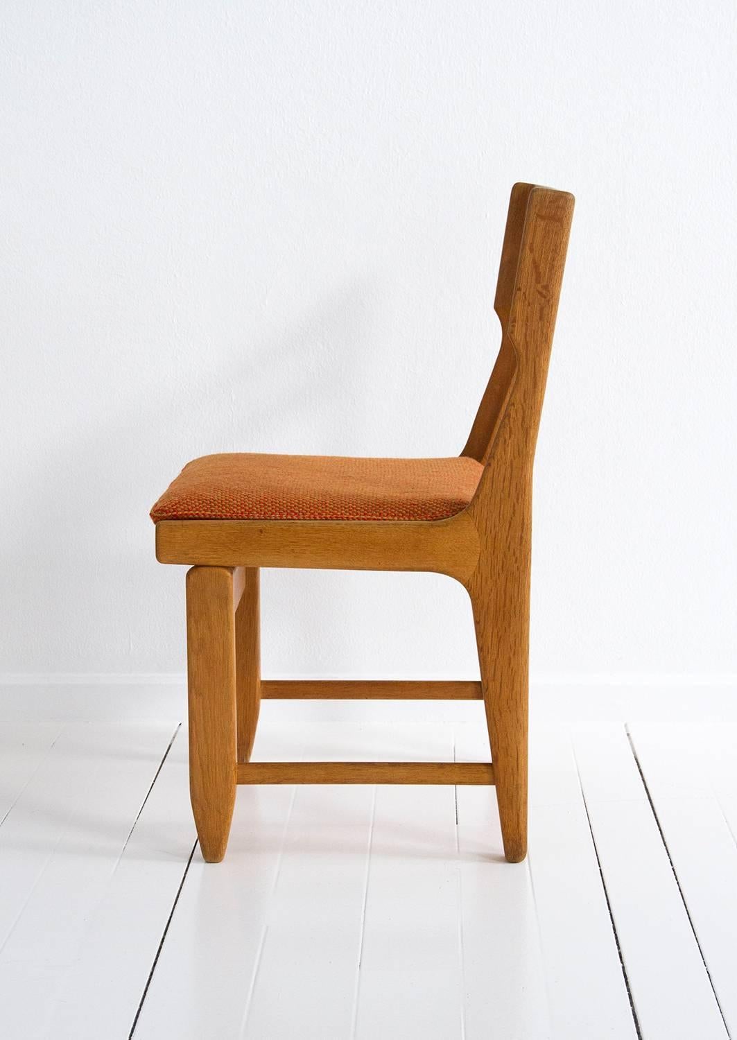 Mid-20th Century Set of Four Oak Dining Chairs by Guillerme and Chambron, circa 1960, France For Sale