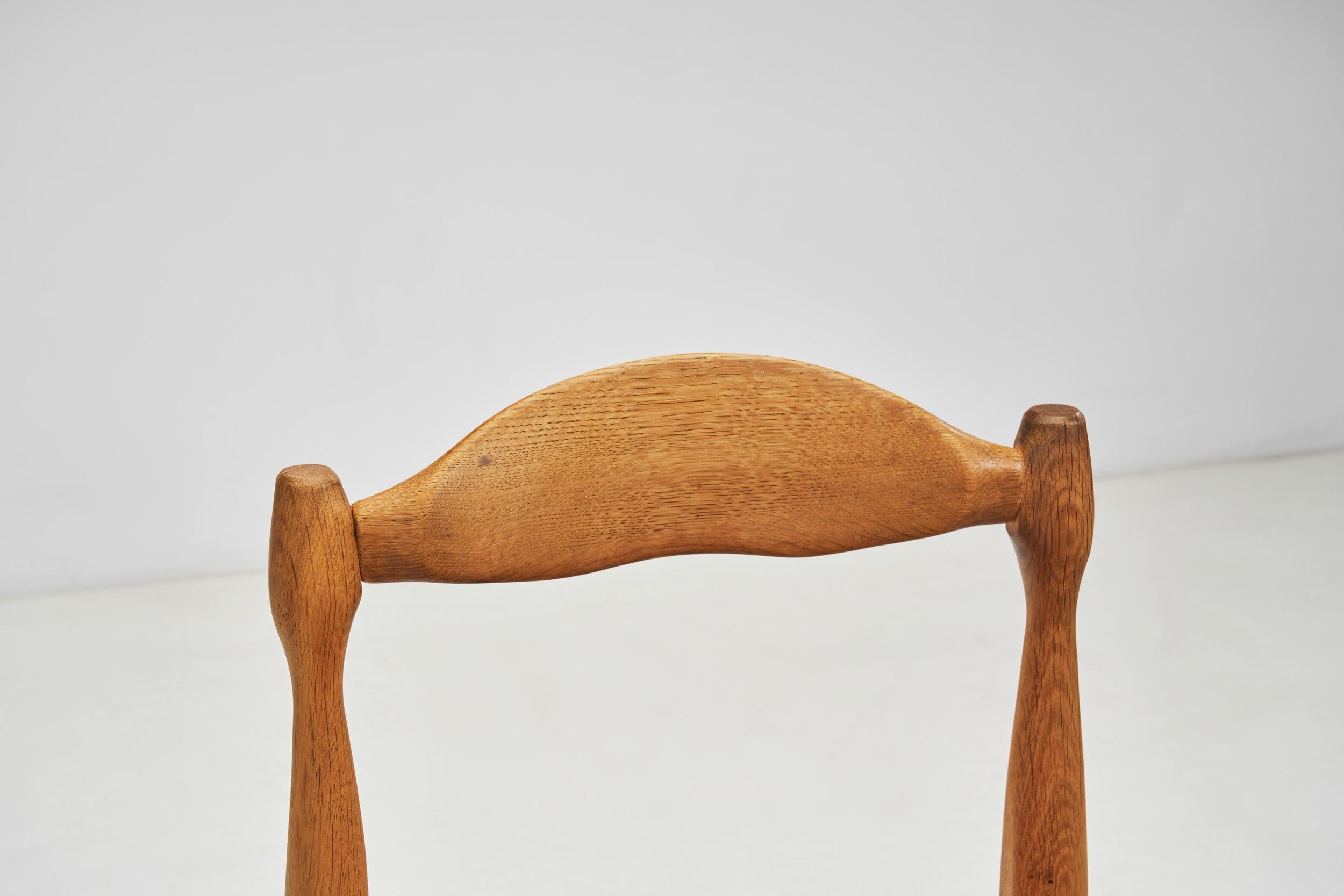 Satz von vier Eichen-Esszimmerstühlen von Guillerme et Chambron, Frankreich 1960er Jahre im Angebot 1