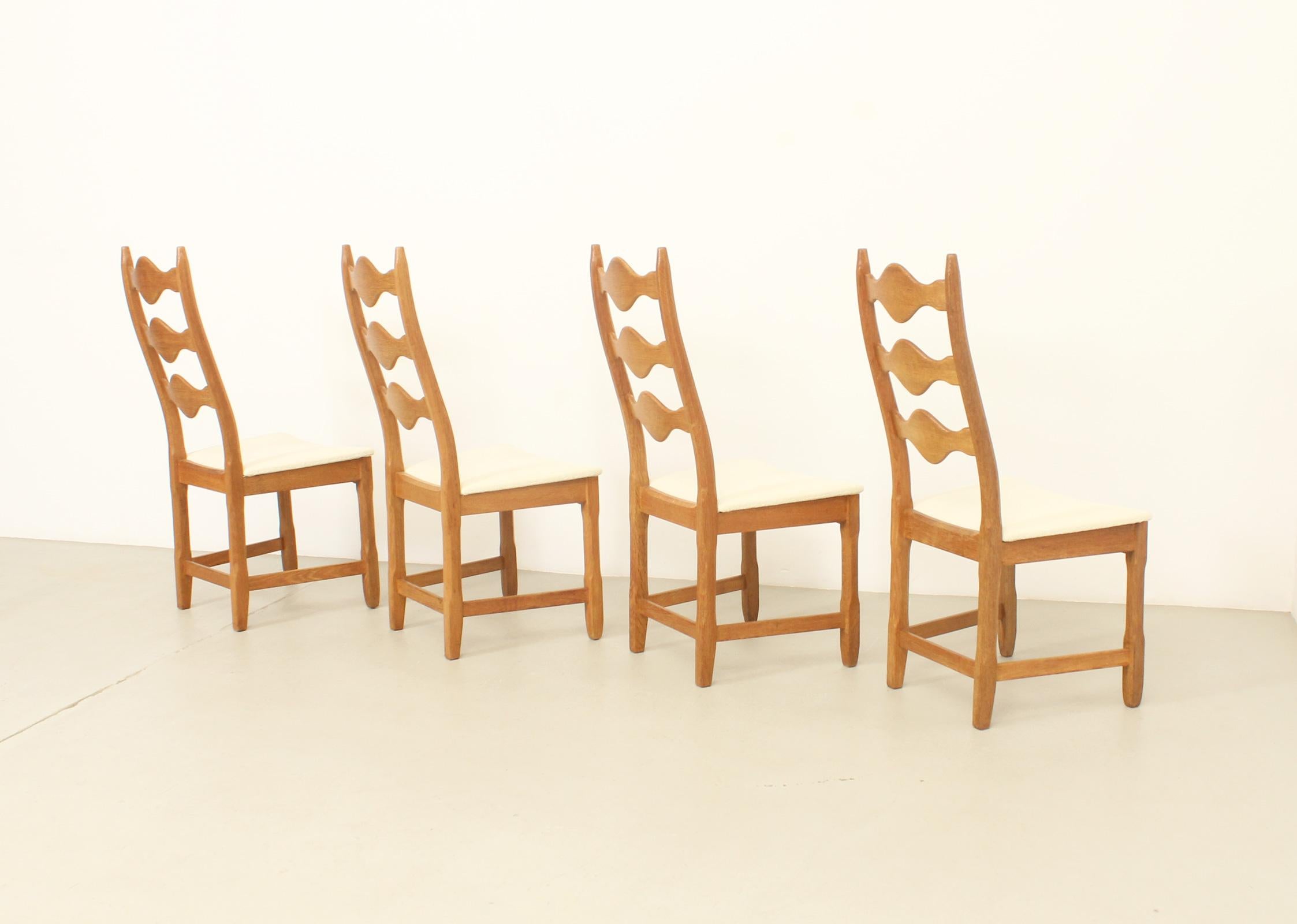 Set di quattro sedie da pranzo in Oak di Henning Kjaernulf, Danimarca, anni '60 in vendita 7