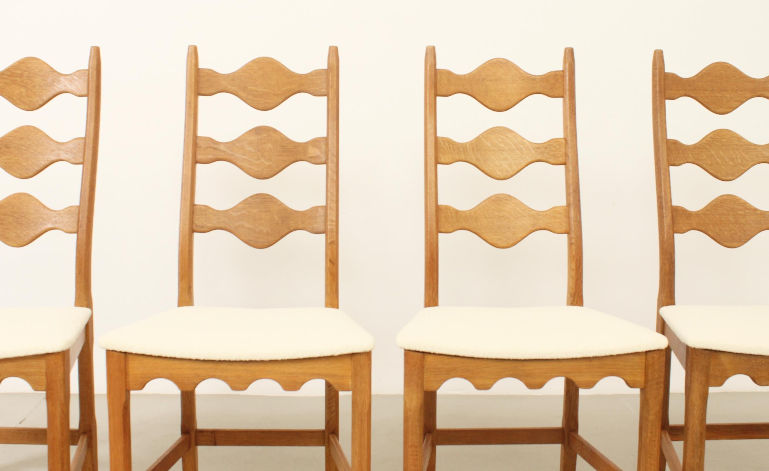 Set di quattro sedie da pranzo in Oak di Henning Kjaernulf, Danimarca, anni '60 in vendita 1