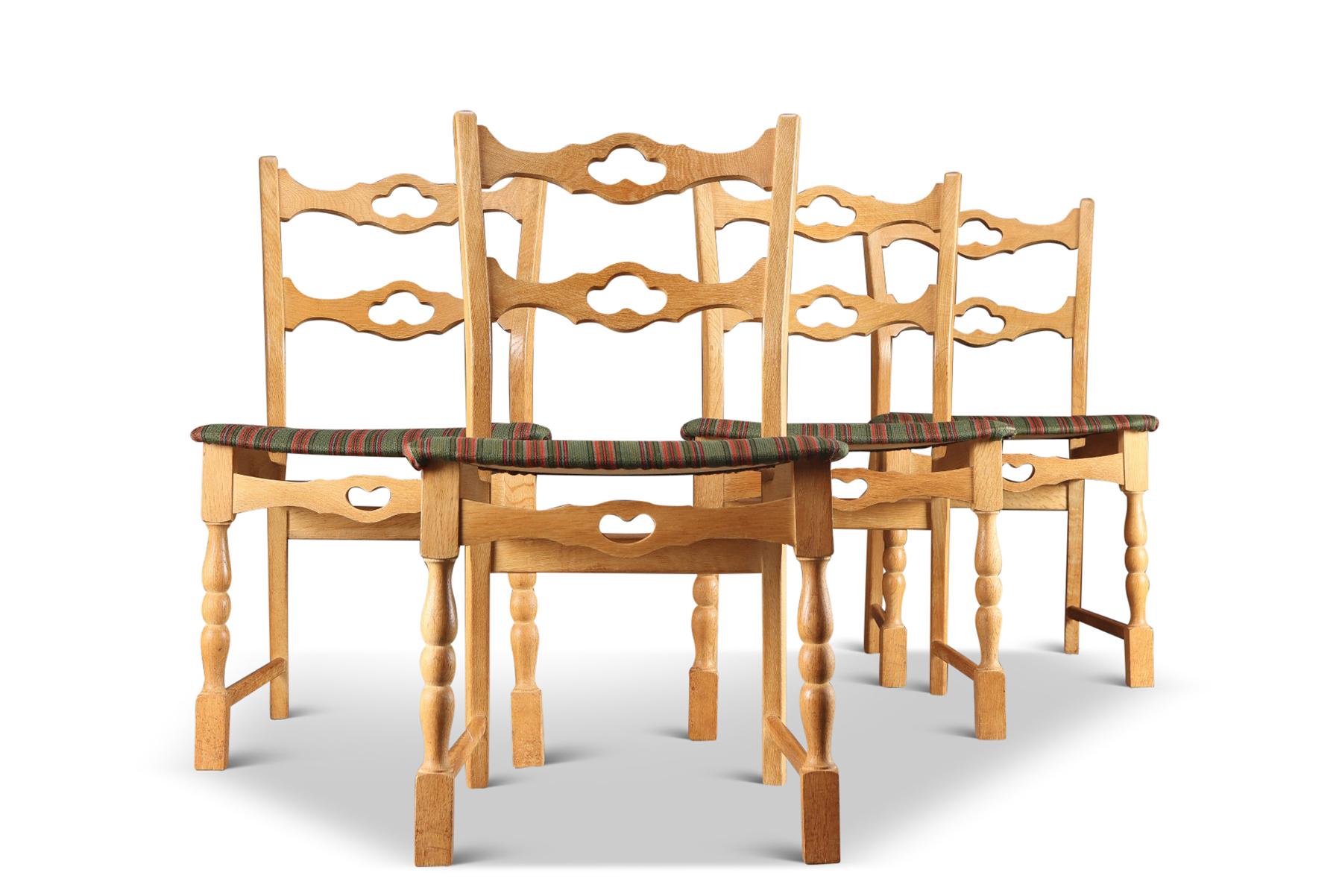 Ensemble de quatre chaises de salle à manger en Oak par Henry Kjaernulf Bon état - En vente à Berkeley, CA