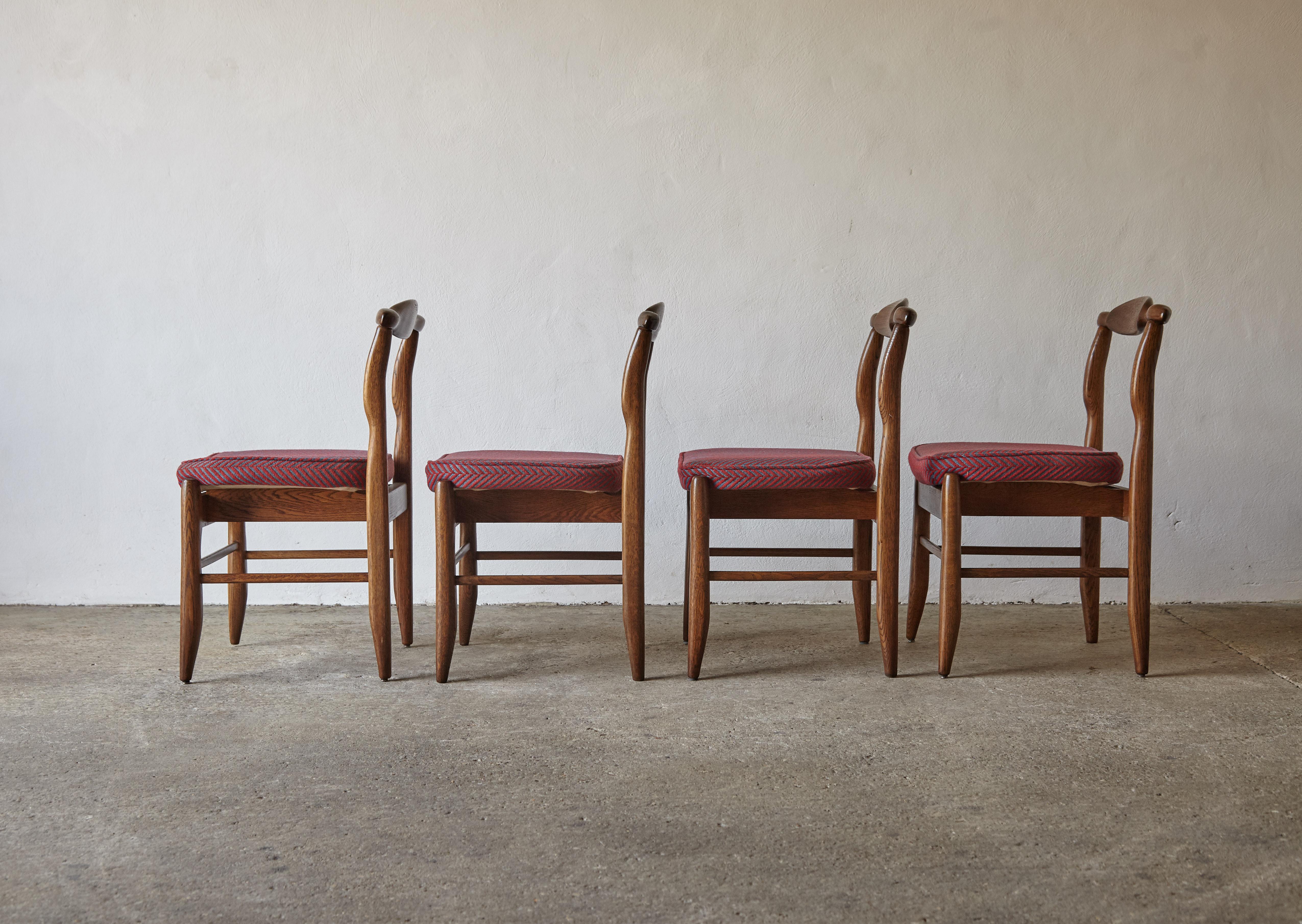 Mid-Century Modern Set of Four Oak Fumay Dining Chairs by Guillerme et Chambron, France, 1960s For Sale