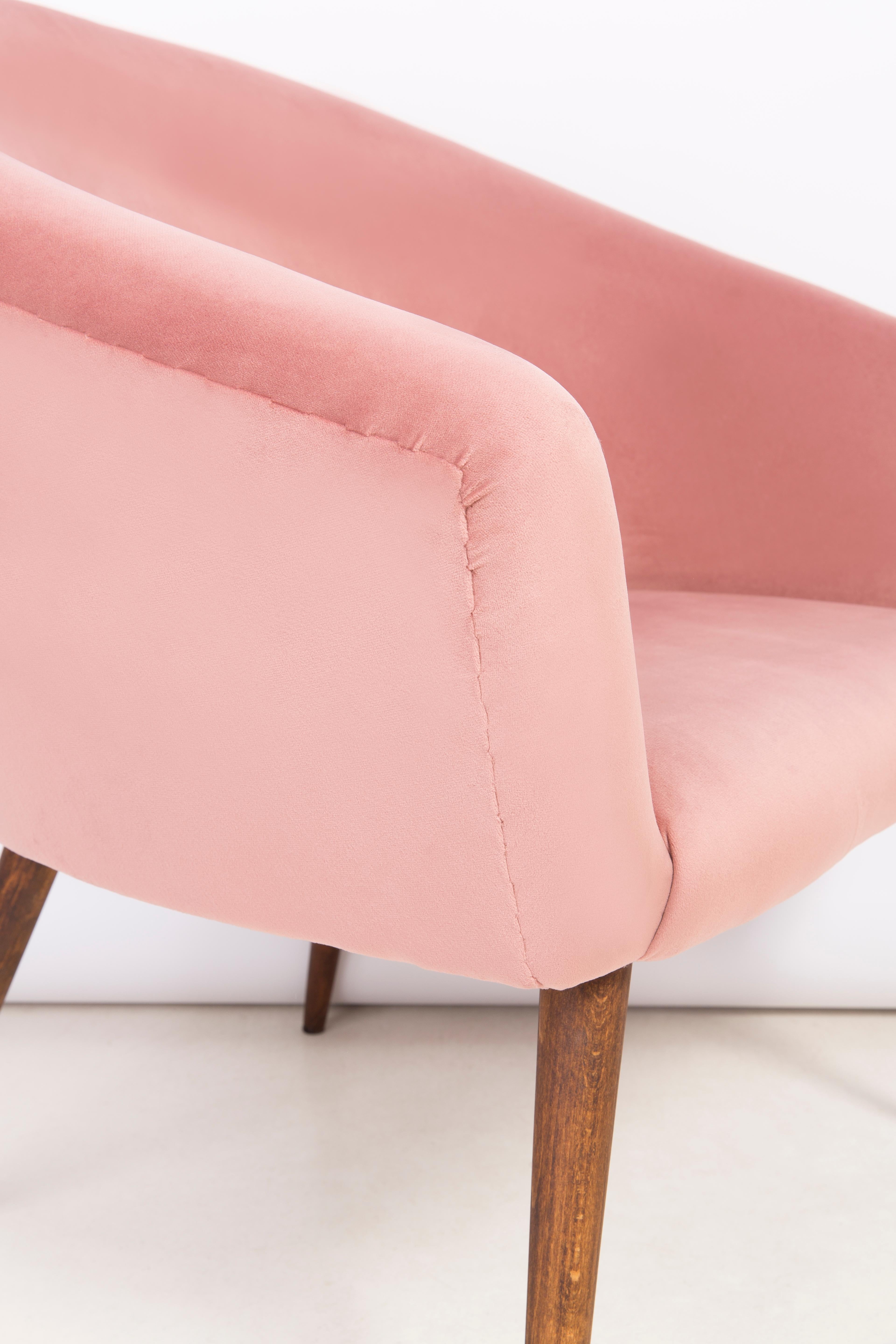 Set of Four of 20th Century Pink Velvet Shell Club Armchairs, 1960s For Sale 6
