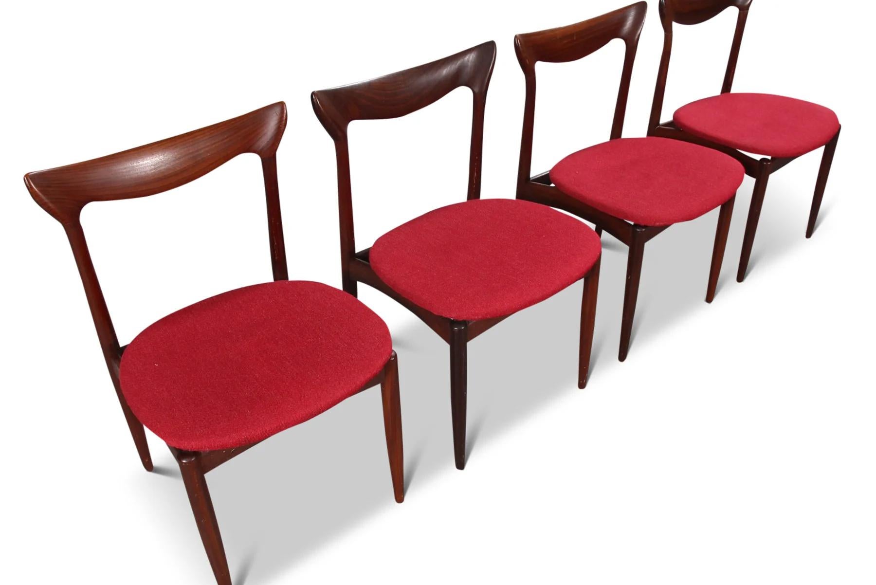 Set of four organic dining chairs in afromosia by h.W. Klein In Good Condition For Sale In Berkeley, CA