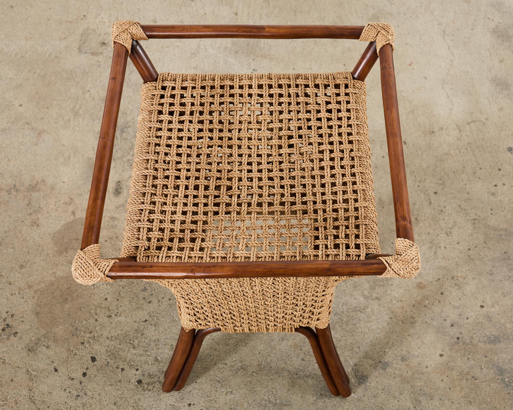Set di quattro sedie da pranzo moderne in rattan organico e tavolo in vendita 3
